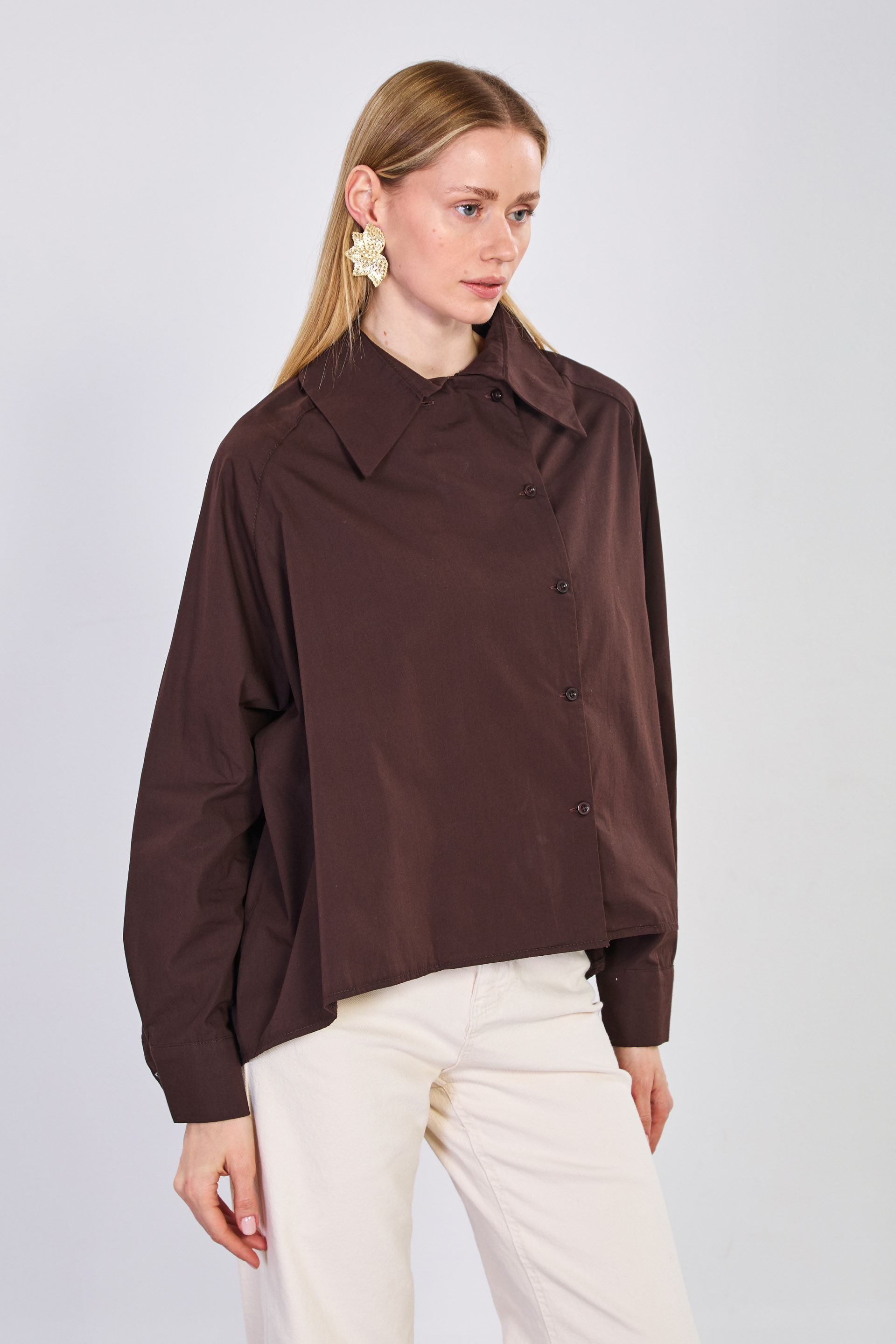 Kadın Yandan Düğmeli Sivri Yaka Oversize Gömlek - Acı Kahve