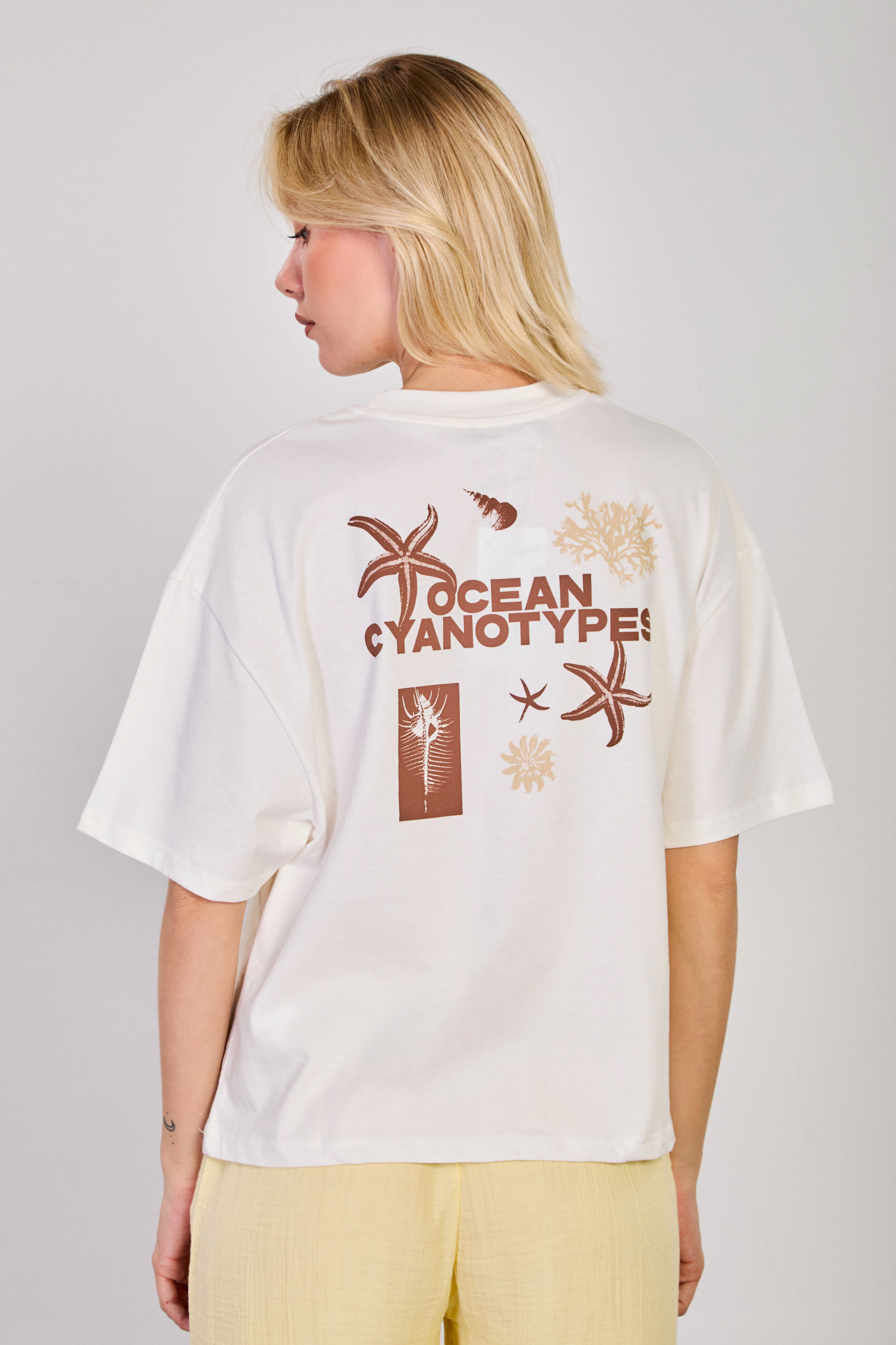 Kadın Ocean Cyanotypes Sırt Baskılı T-Shirt - Ekru