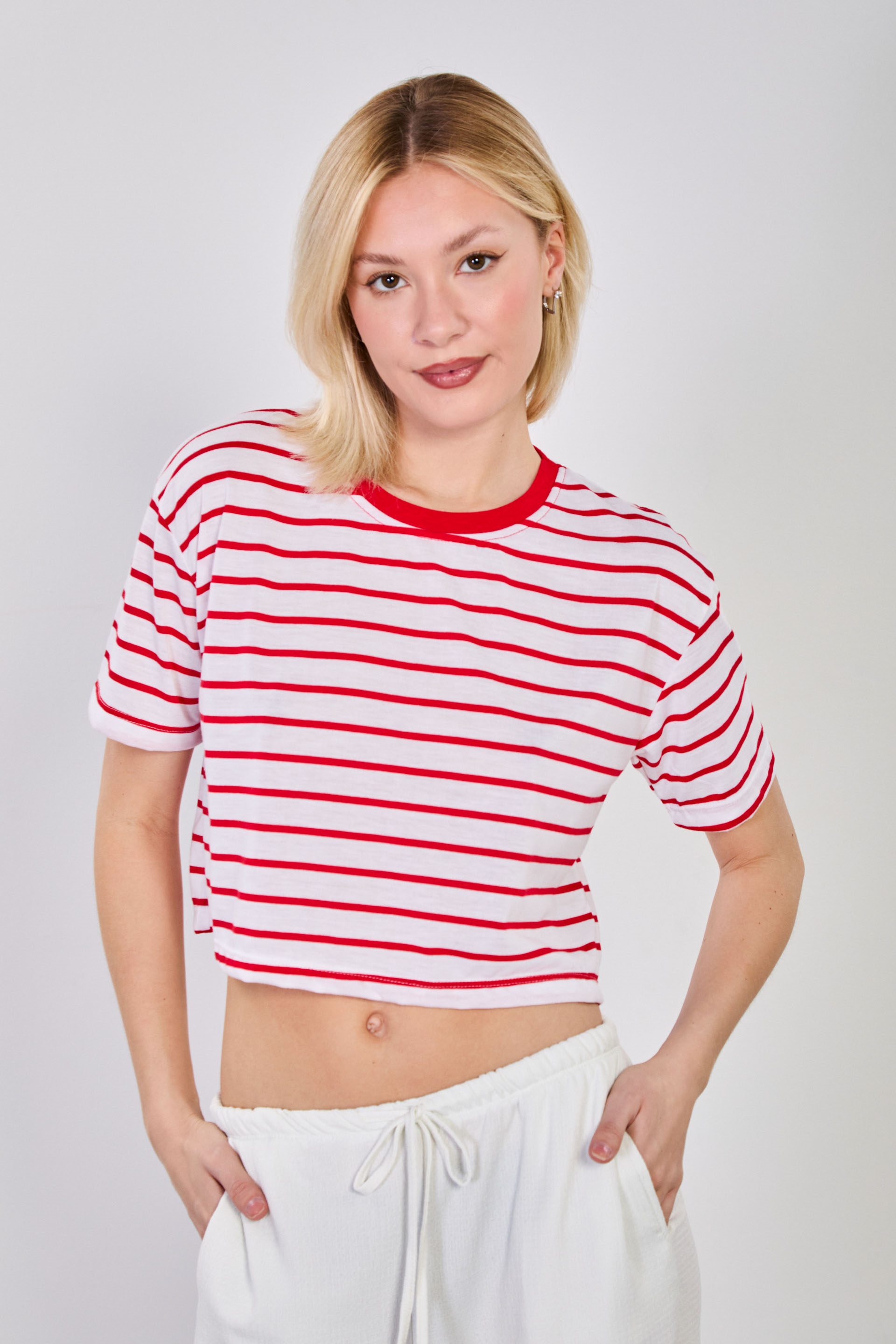 Kadın Bisiklet Yaka Çizgili Crop T-Shirt - Ekru/Kırmızı