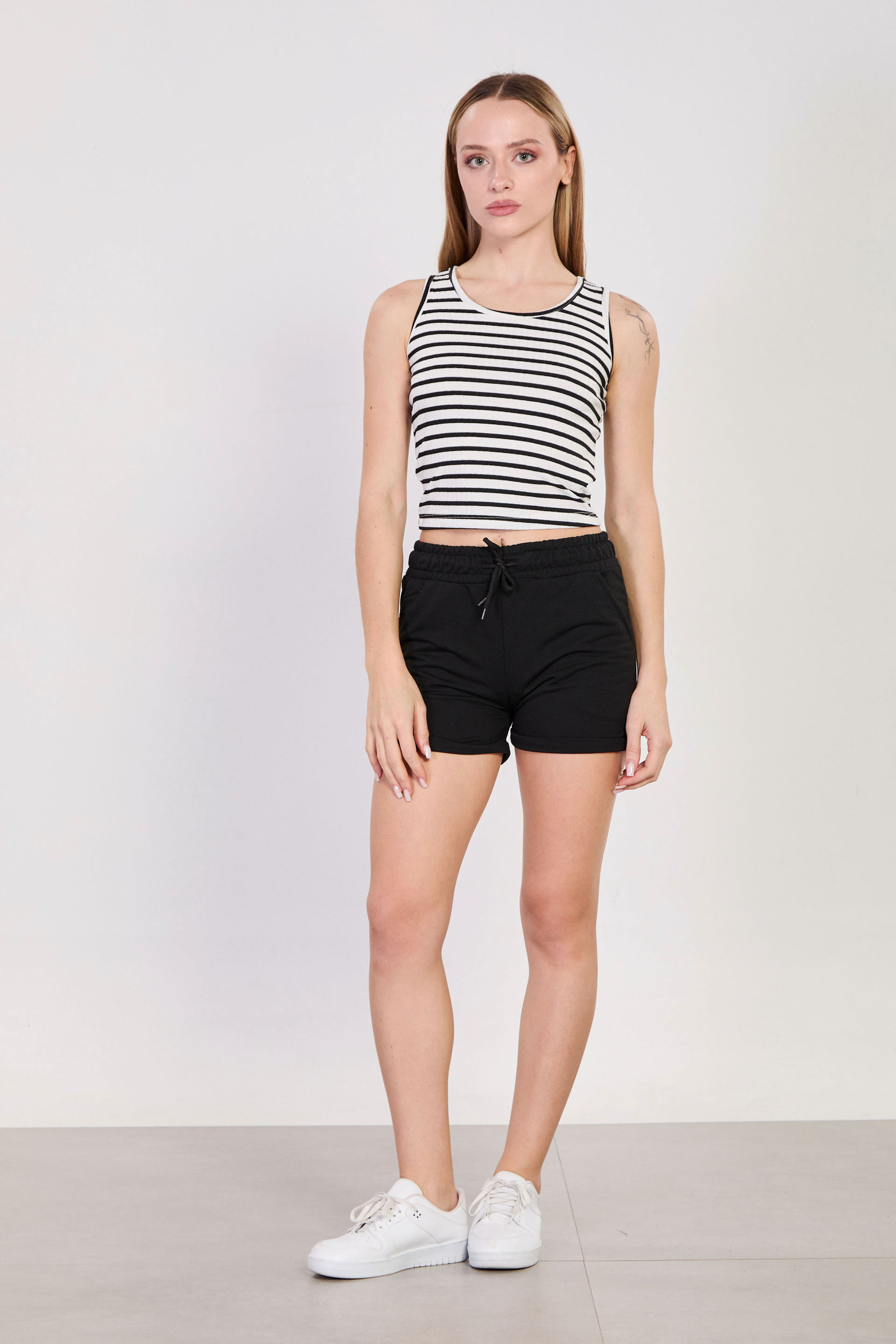 Kadın Double Paça Cepli Şort - Siyah