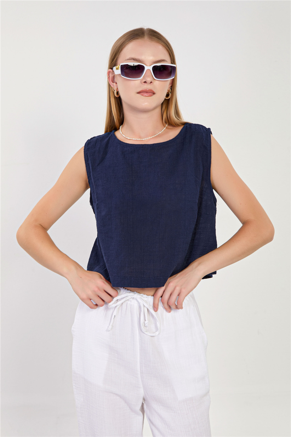 Kadın Pamuklu Kolsuz Crop Bluz - Lacivert