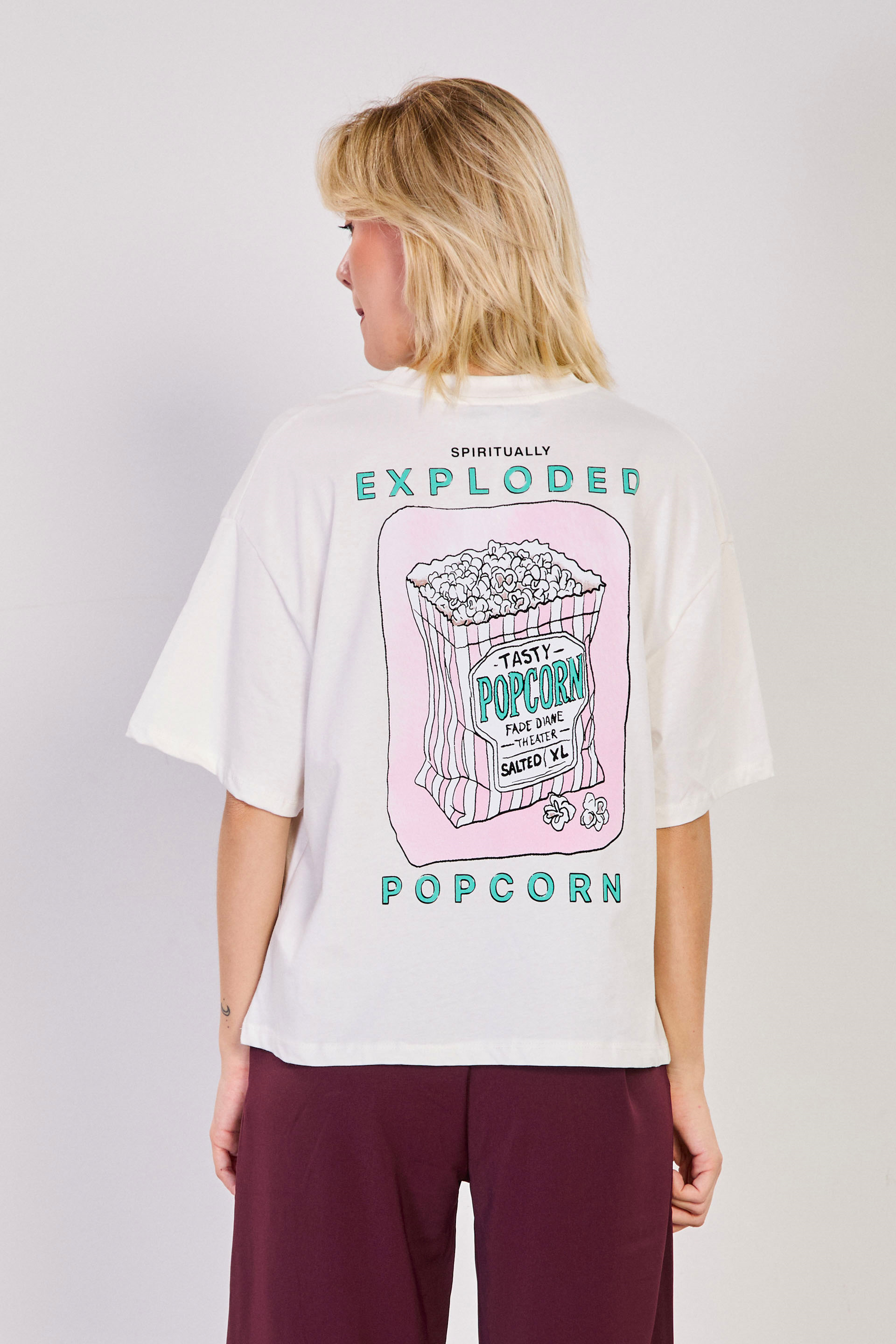 Kadın Sırtı Popcorn Baskılı Oversize T-Shirt - Ekru