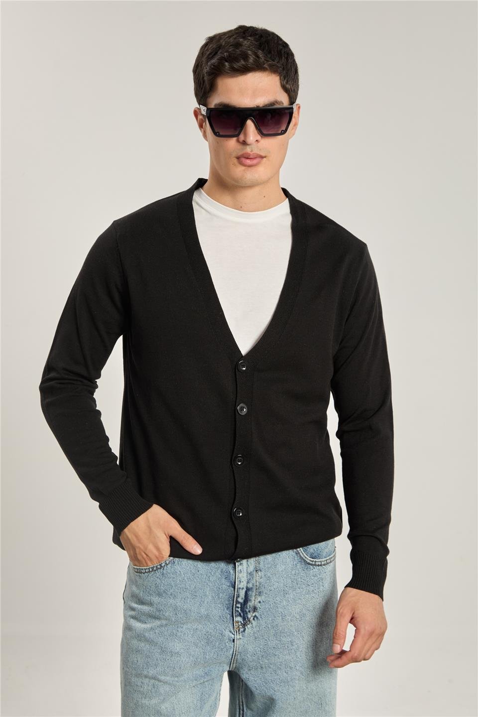 	Erkek V Yaka Düğmeli Triko Hırka - Siyah