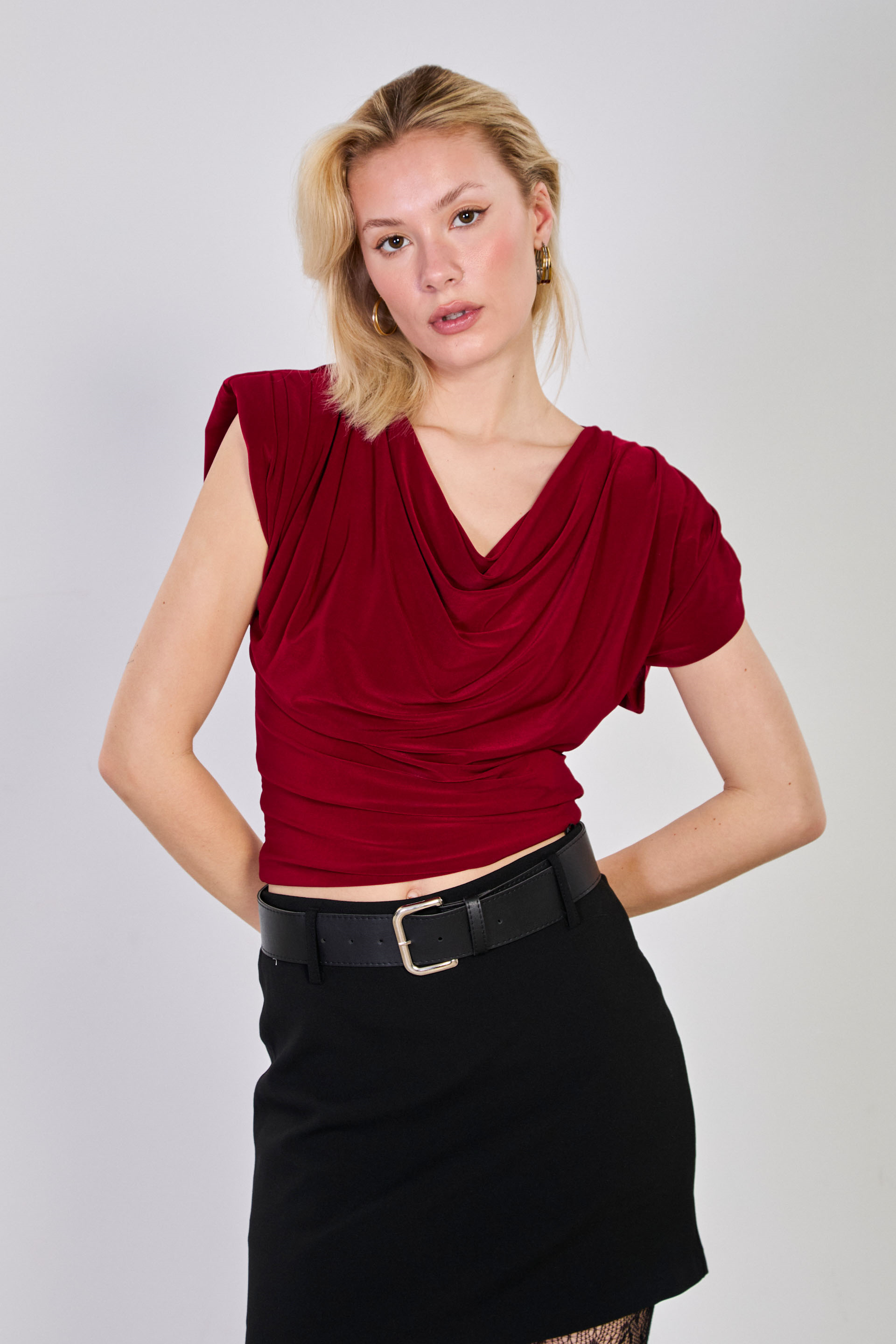 Kadın Degaje Yaka Vatkalı Kolsuz Bluz - Bordo