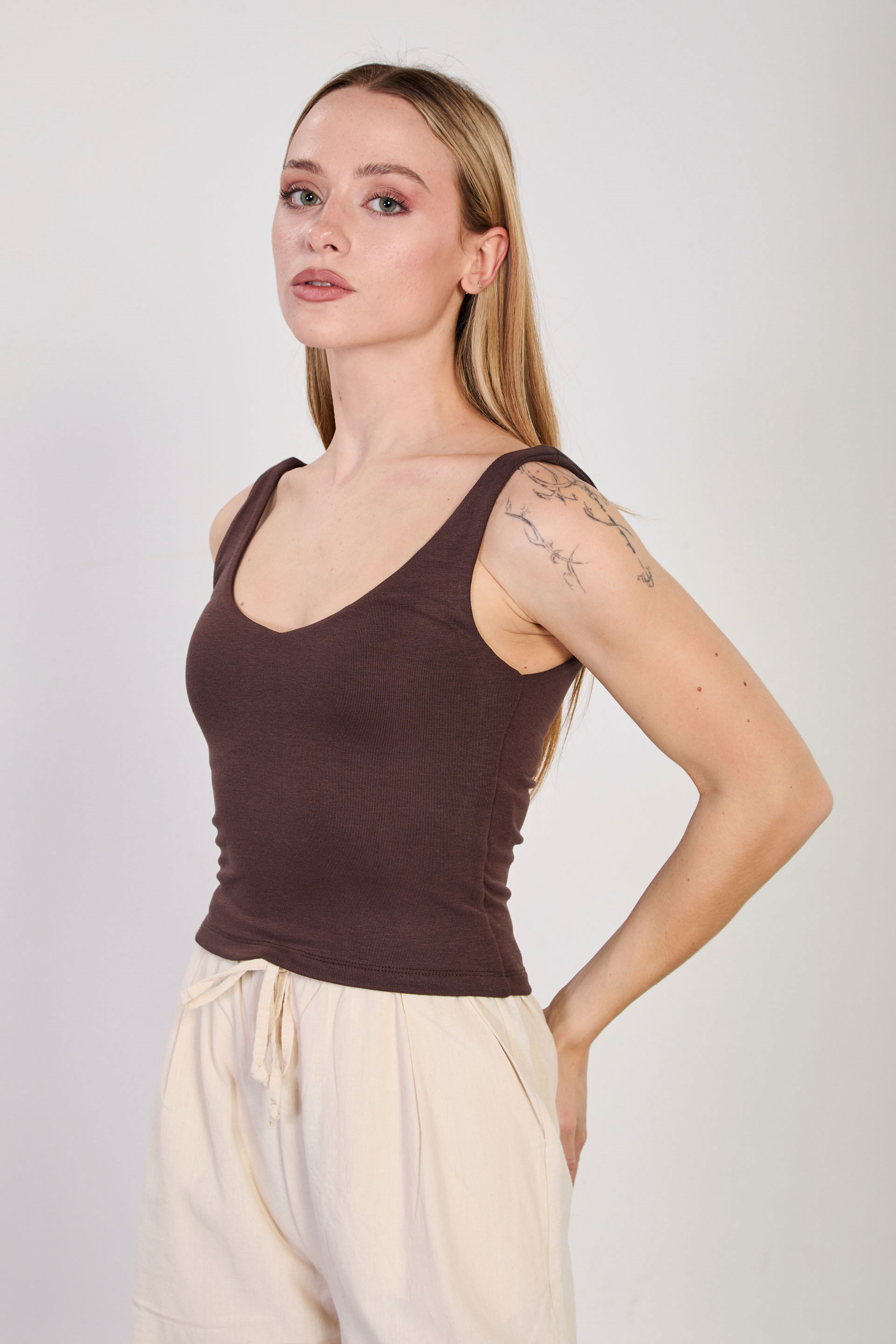 Kadın V Yaka Kalın Askılı Crop Top - Acı Kahve