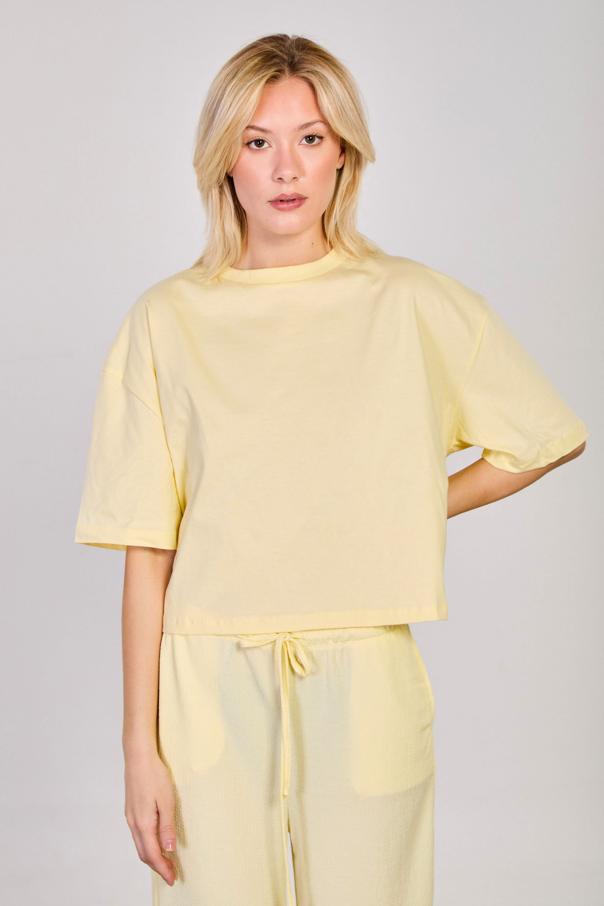 Kadın Bisiklet Yaka Kısa Oversize T-Shirt - Sarı