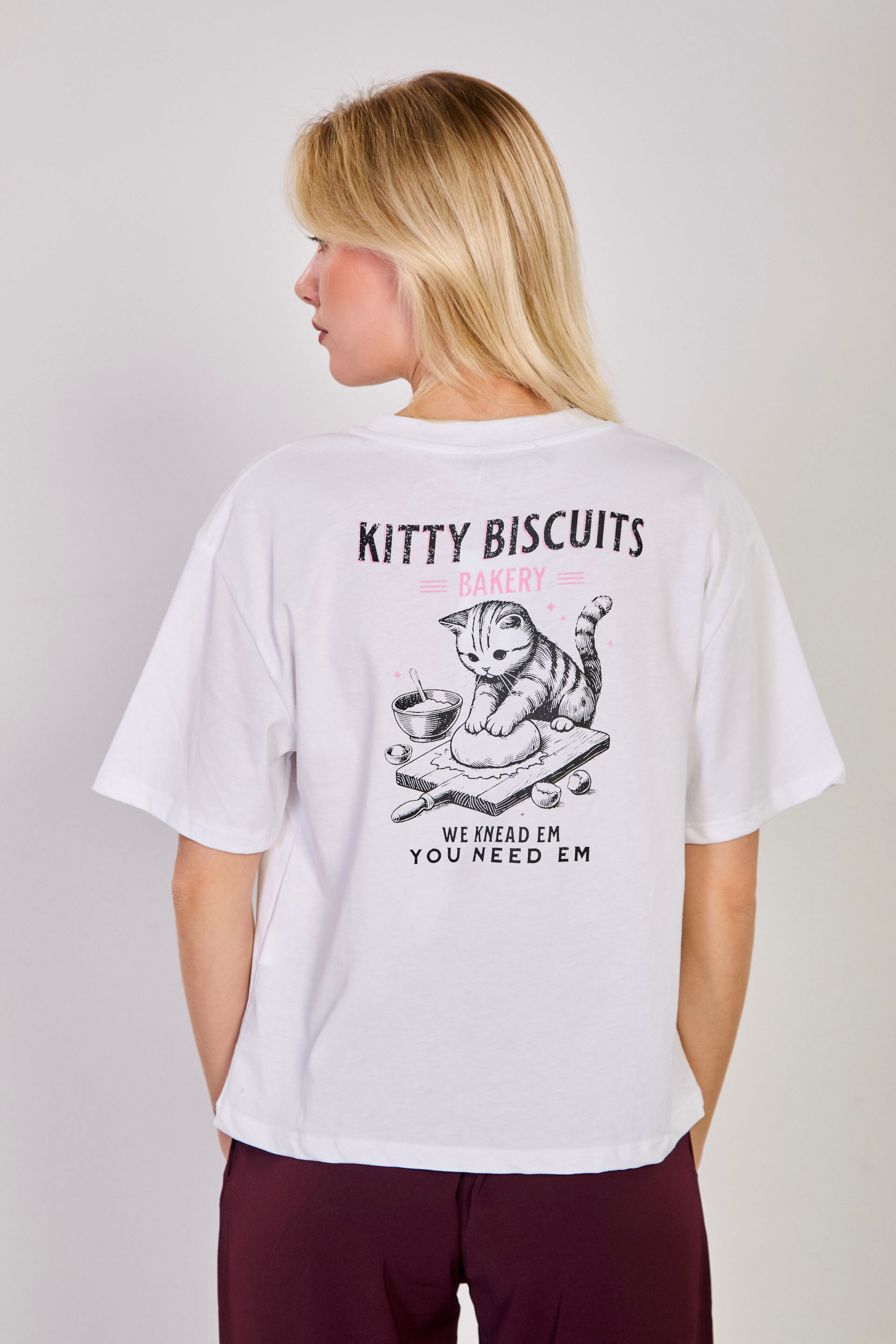 Kadın Sırtı Kedi Baskılı Oversize T-Shirt - Beyaz