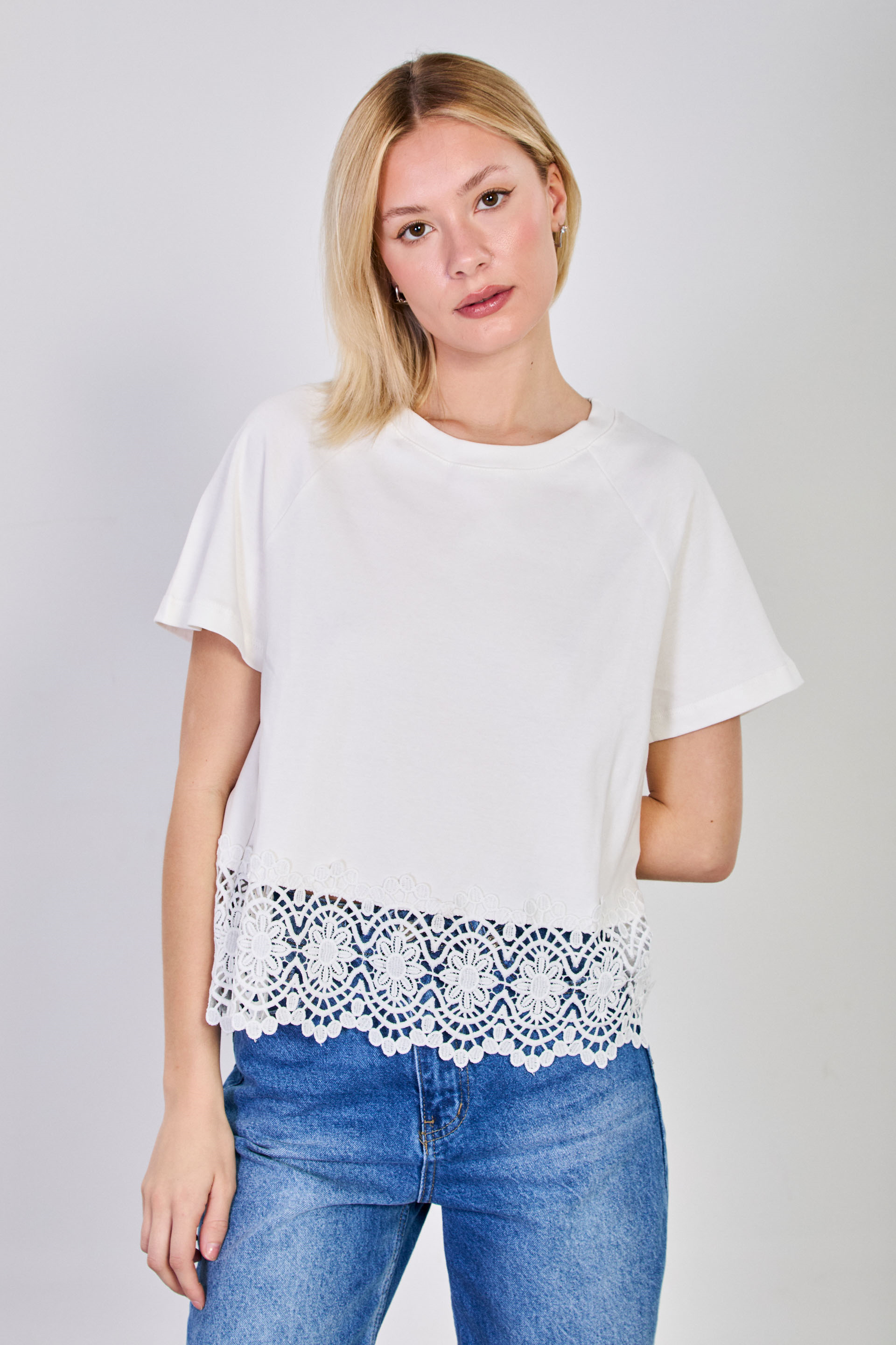 Kadın Etek Ucu Dantelli T-Shirt - Ekru