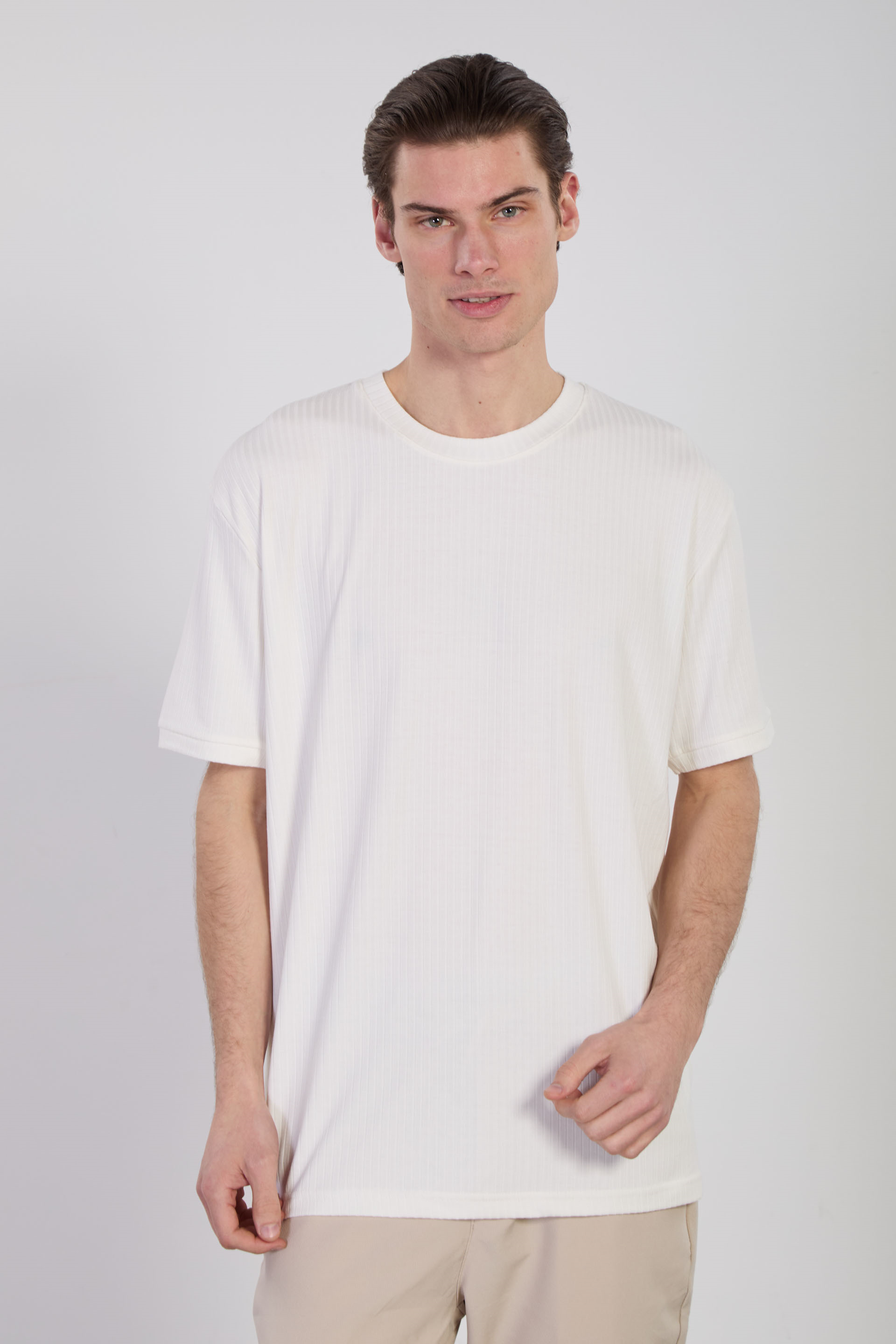 Erkek İnce Fitilli Bisiklet Yaka T-Shirt - Ekru