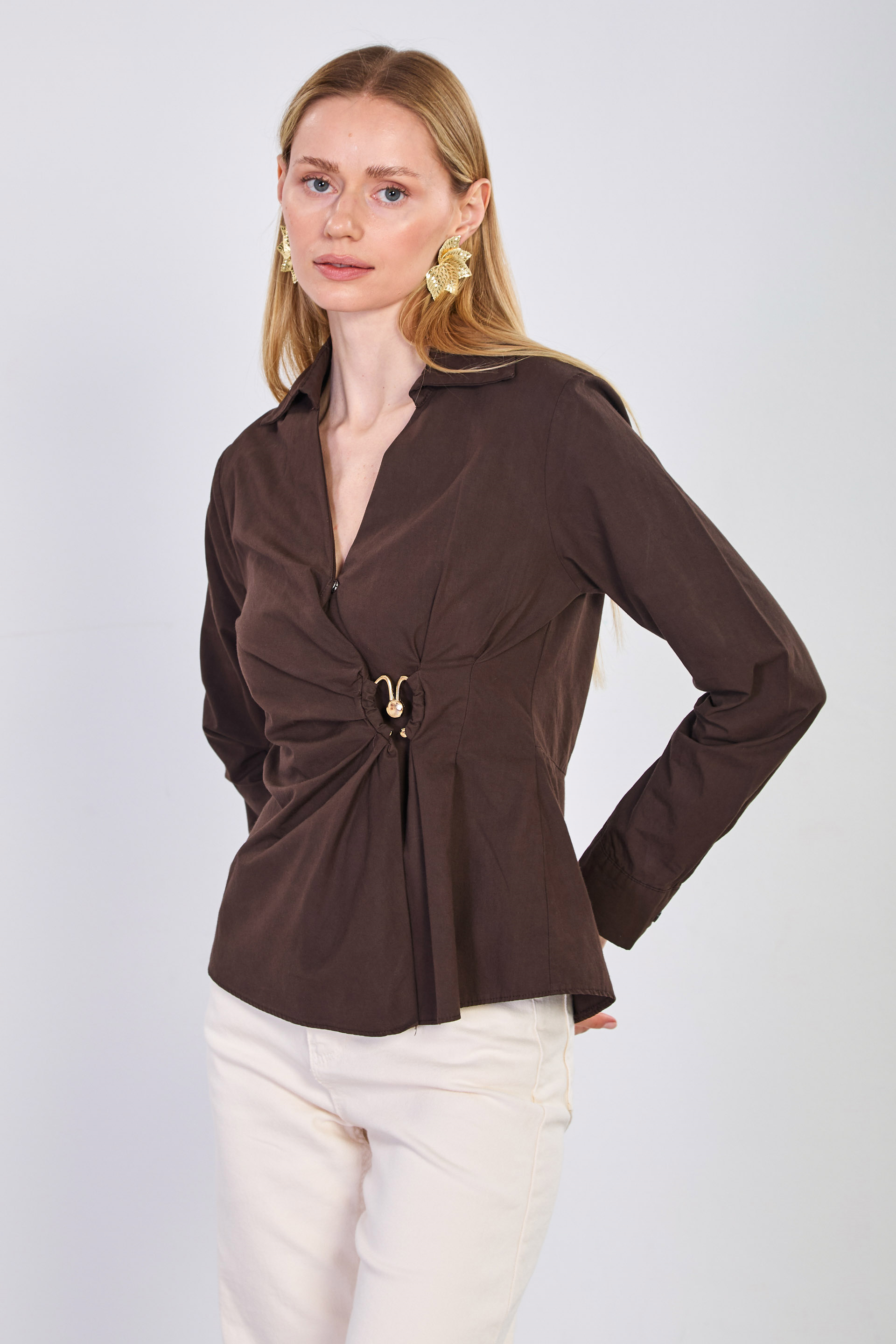 Kadın Kruvaze Yaka Yandan Toka Geçmeli Bluz - Acı Kahve