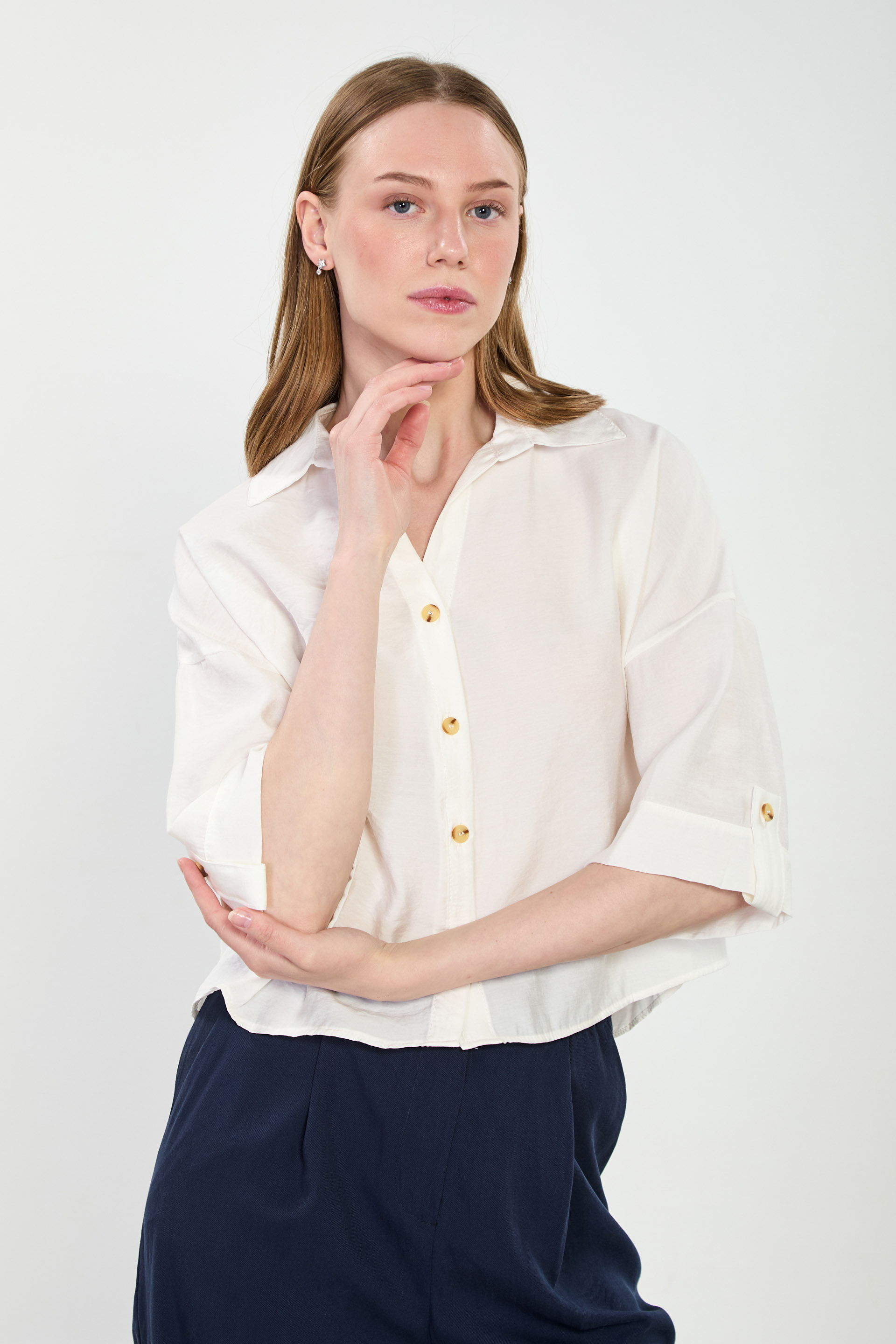 Kadın V Yaka Geniş Kol Kısa Gömlek - Ekru