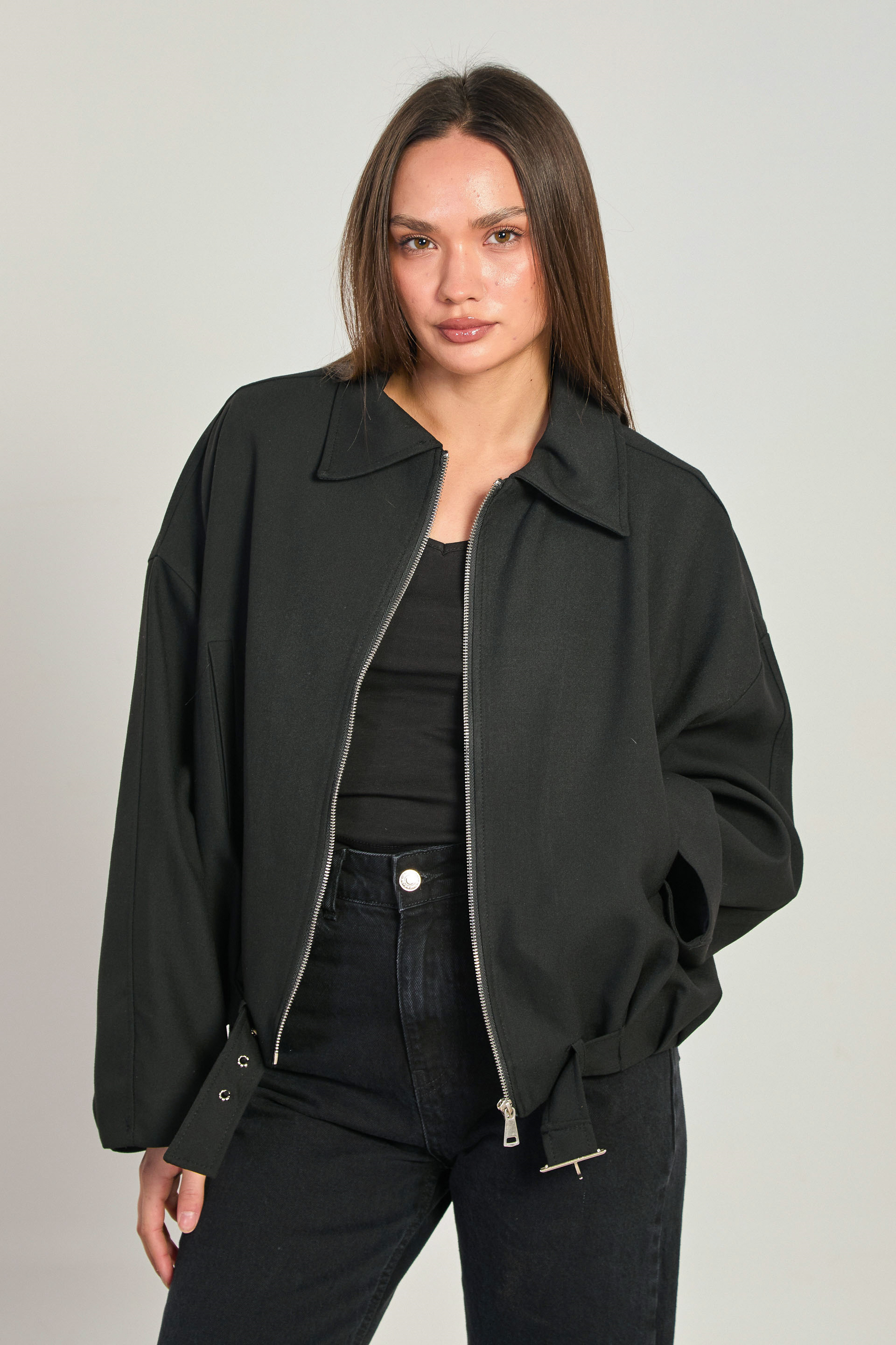 Kadın Etek Ucu Kemerli Oversize Fermuarlı Ceket - Siyah