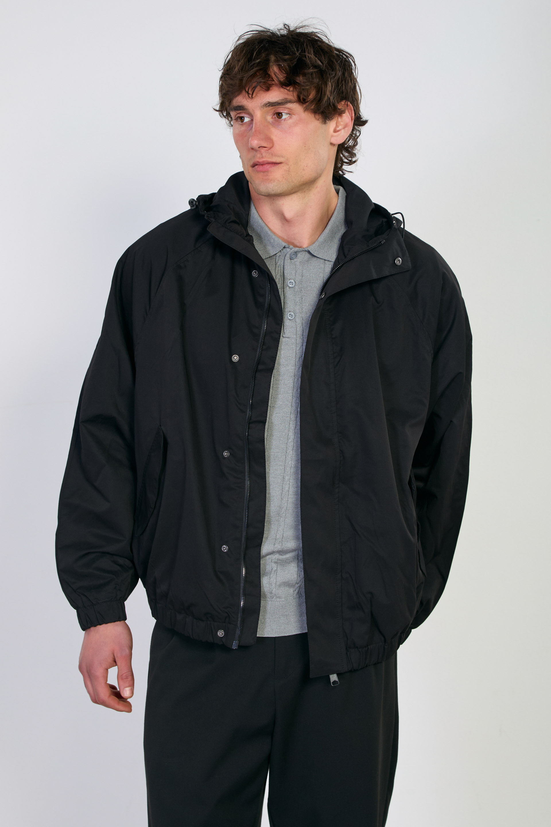 Erkek Kapüşonlu Çıtçıtlı Yağmurluk - Siyah