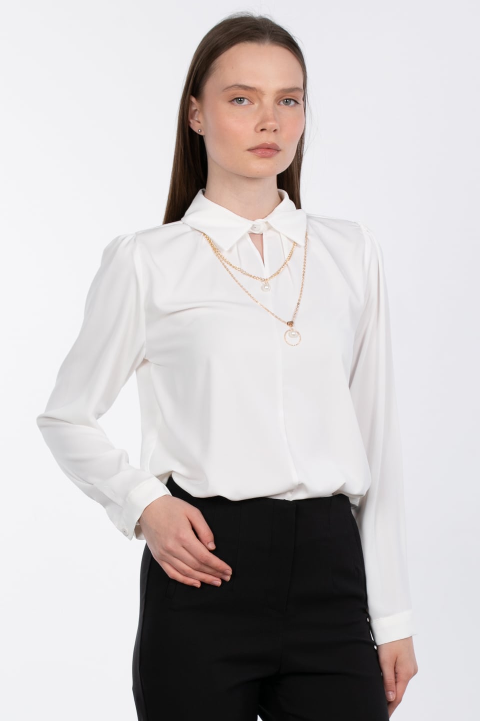 Gömlek yaka kolye detaylı bluz-5079 Ekru