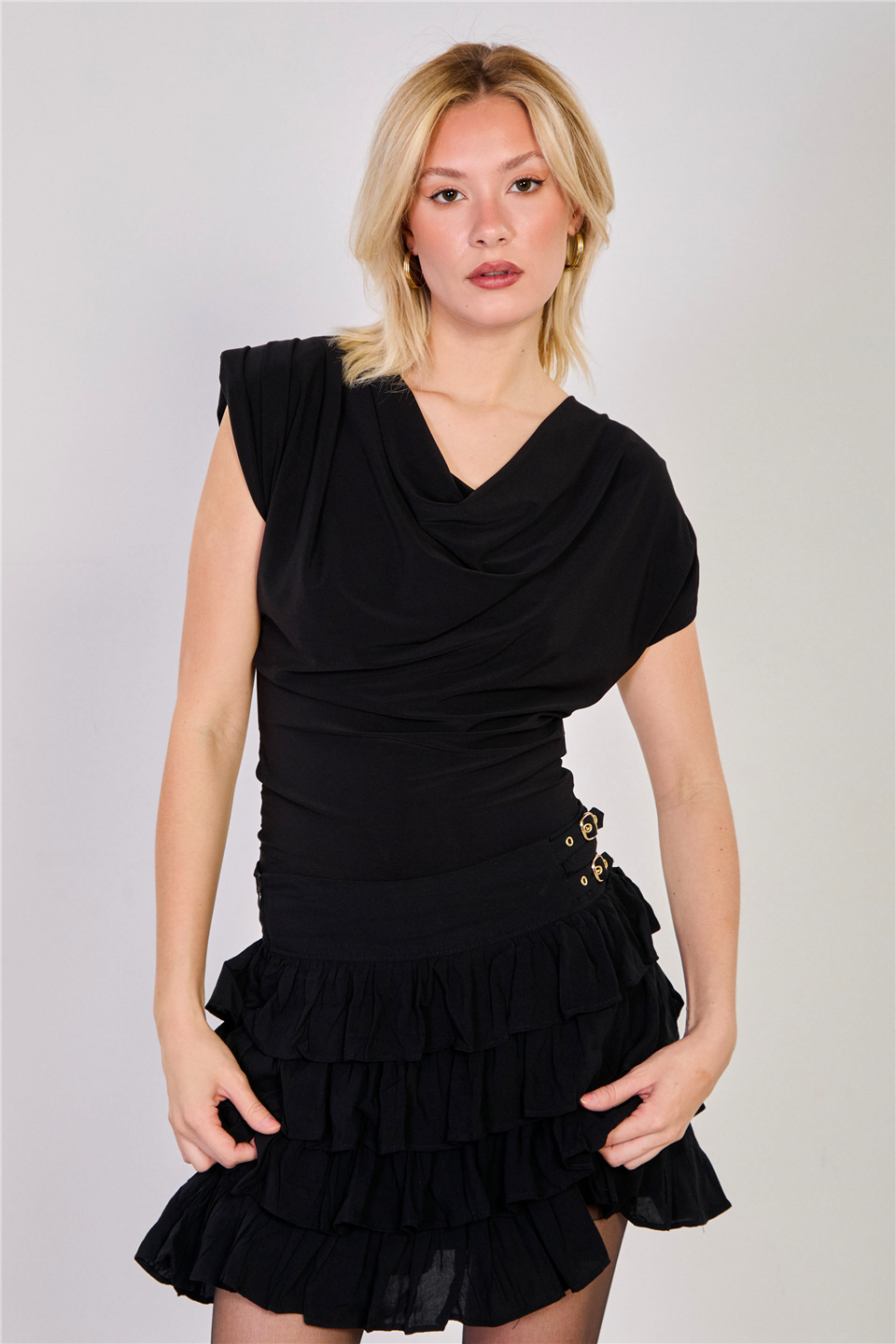 Kadın Degaje Yaka Vatkalı Kolsuz Bluz - Siyah