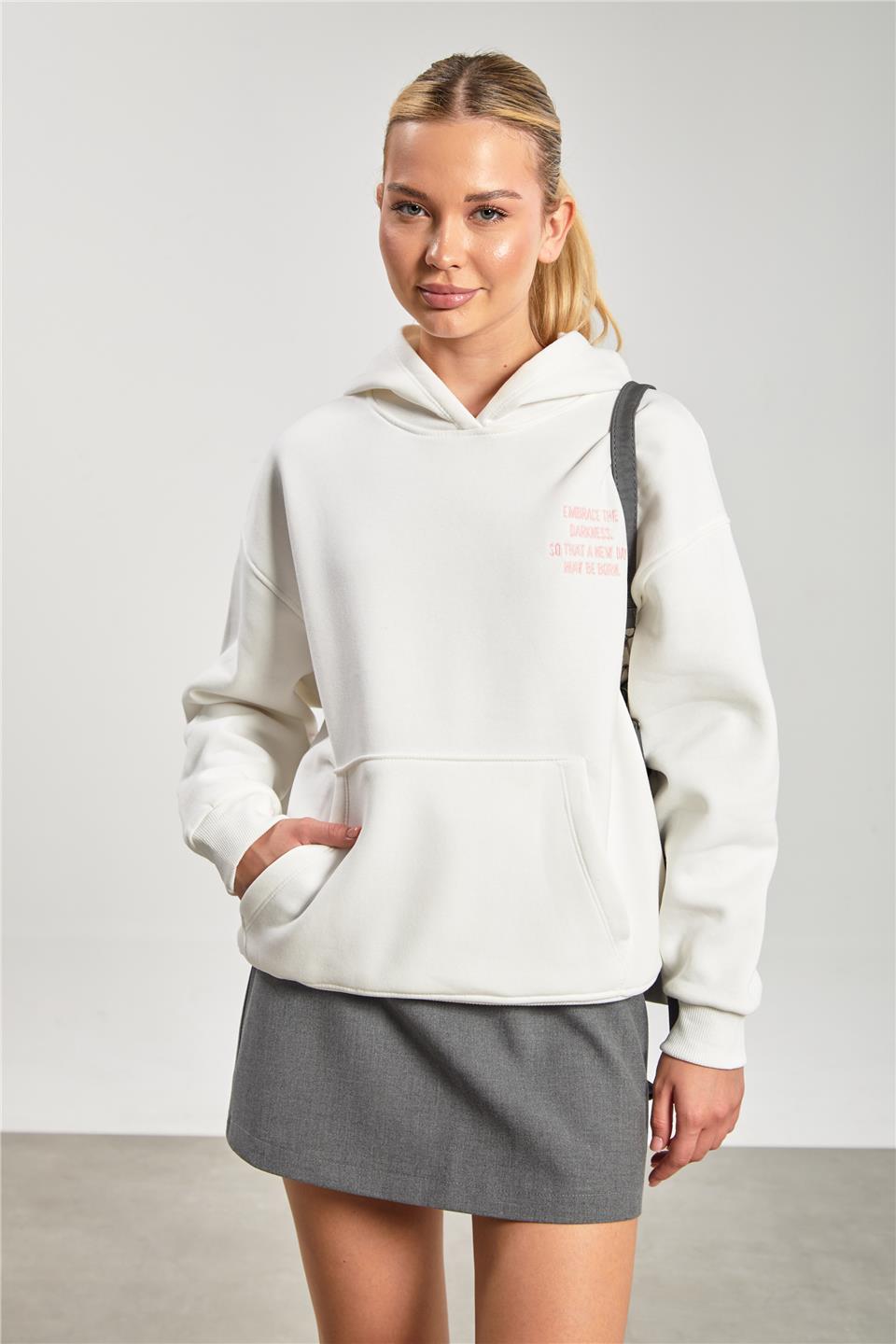 Kadın Arkası Simli Kanguru Cepli Sweatshirt - Ekru