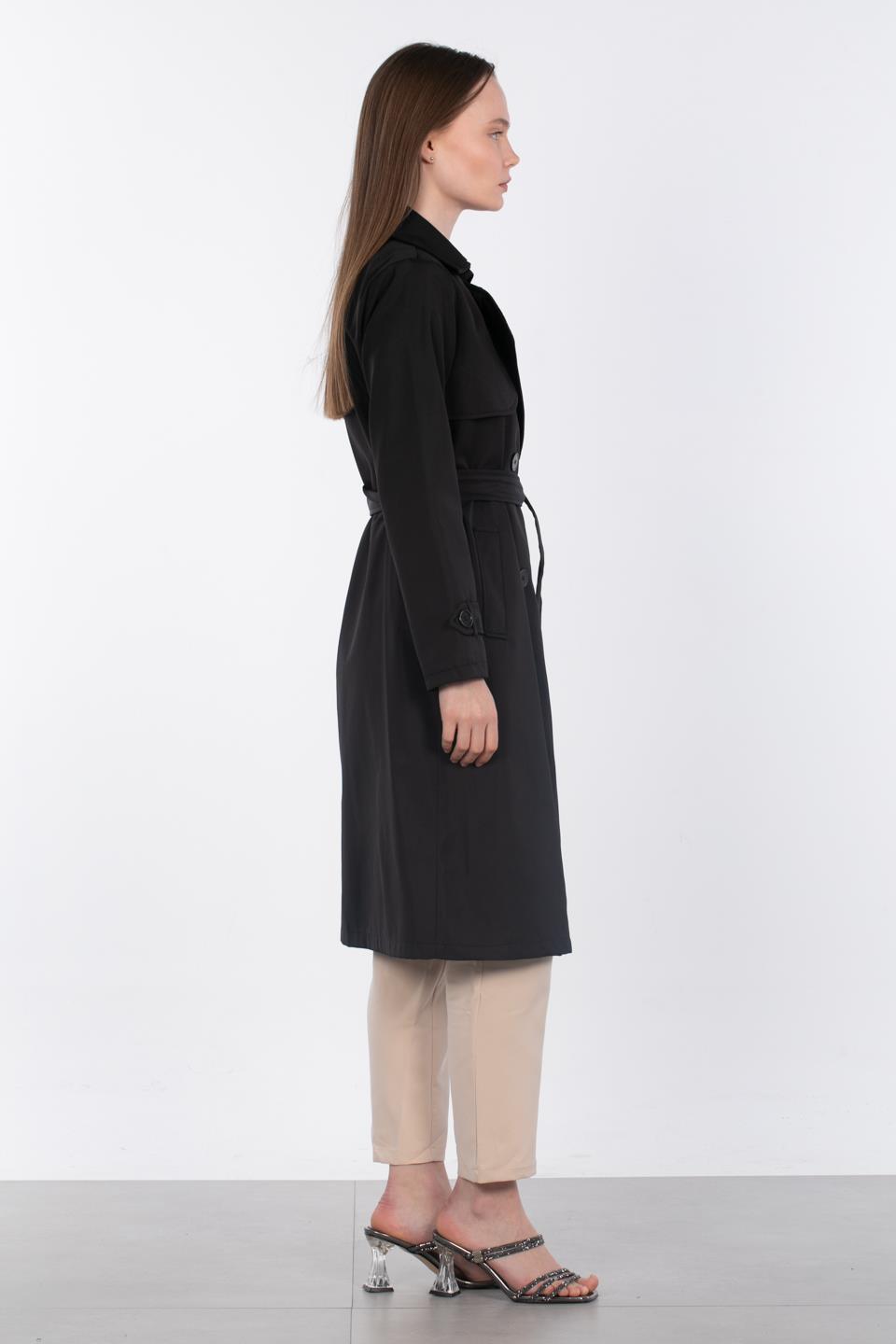 Beli Kuşaklı Düğmeli Uzun Trençkot - Siyah