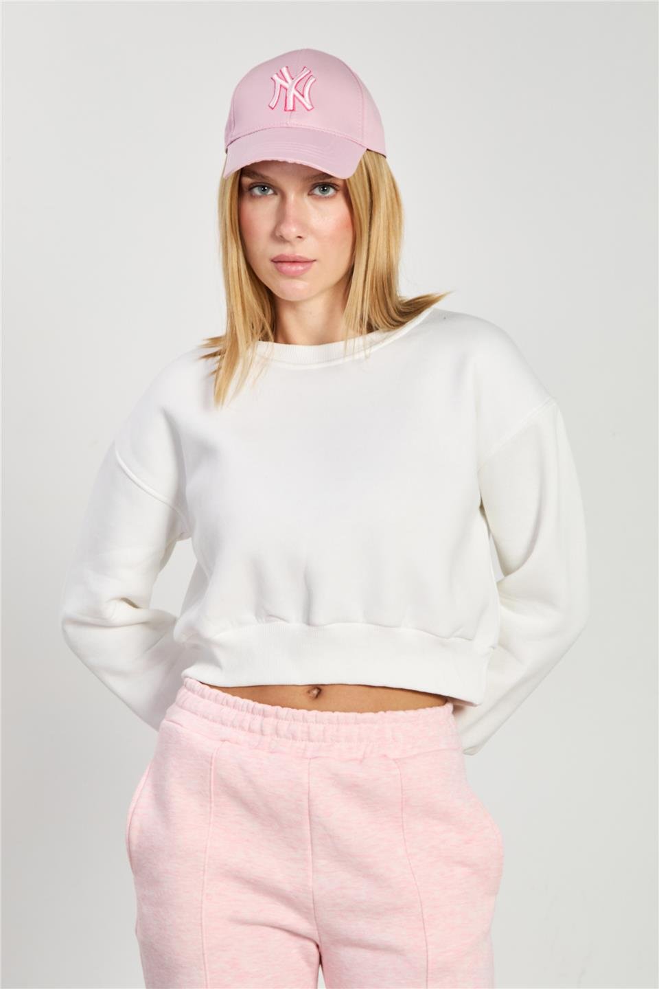 Kadın Bisiklet Yaka Crop Sweatshirt - Ekru