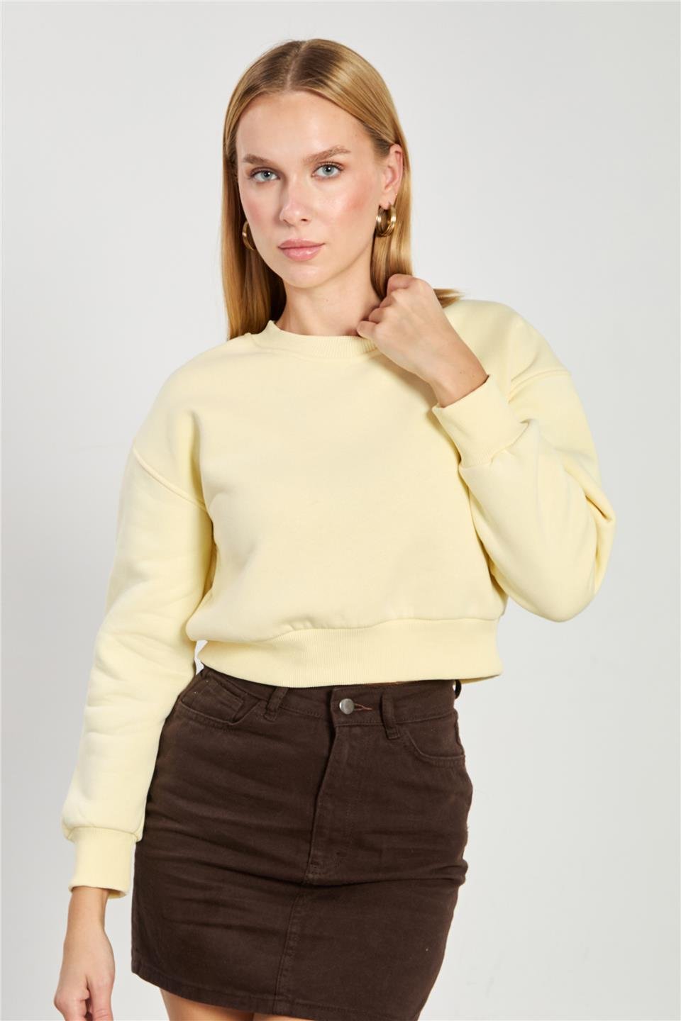 Kadın Bisiklet Yaka Crop Sweatshirt - Sarı