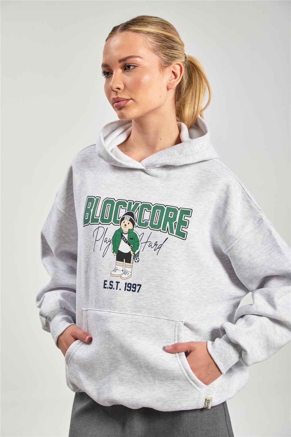 Kadın Blockcore Baskılı Ayıcıklı Sweatshirt - Kar Melanj