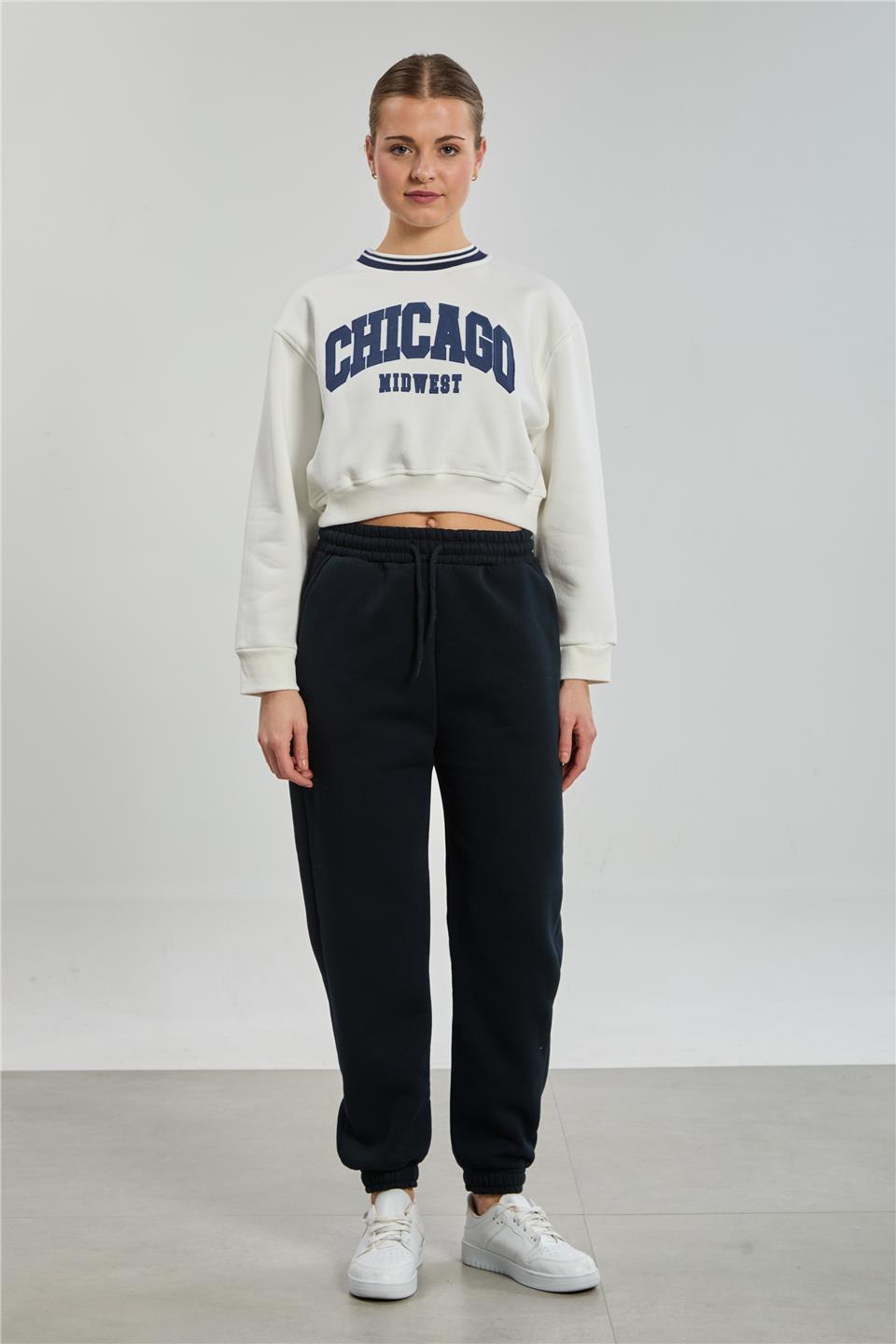 Kadın Chicago Yazılı Crop Sweatshirt - Ekru