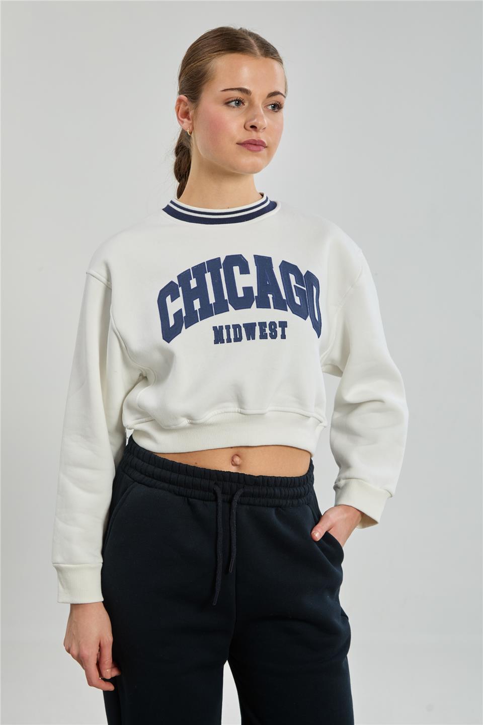 Kadın Chicago Yazılı Crop Sweatshirt - Ekru