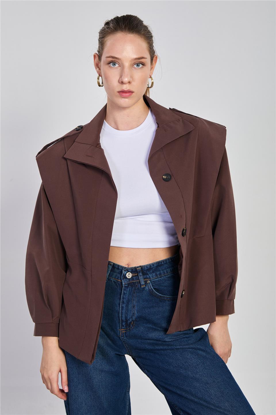 Kadın Dik Yaka Beli Kemerli Kısa Trençkot - Acı Kahve