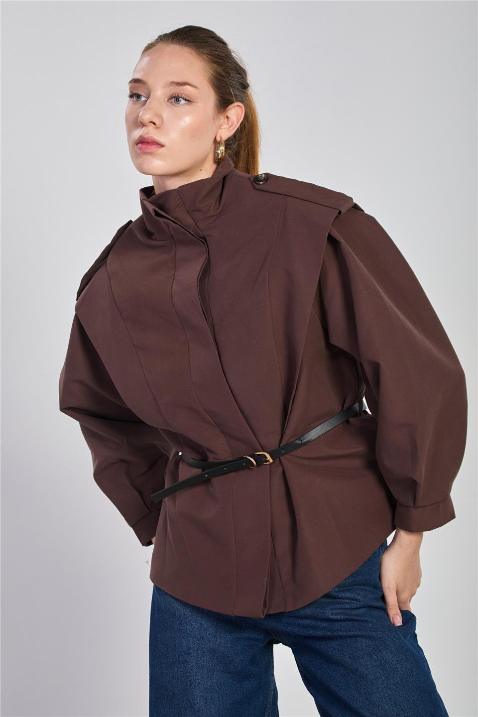 Kadın Dik Yaka Beli Kemerli Kısa Trençkot - Acı Kahve