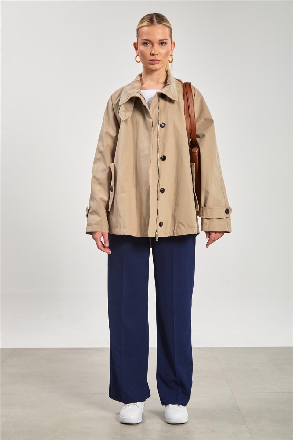 Kadın Dik Yaka Cepli Fermuarlı Trençkot - Vizon