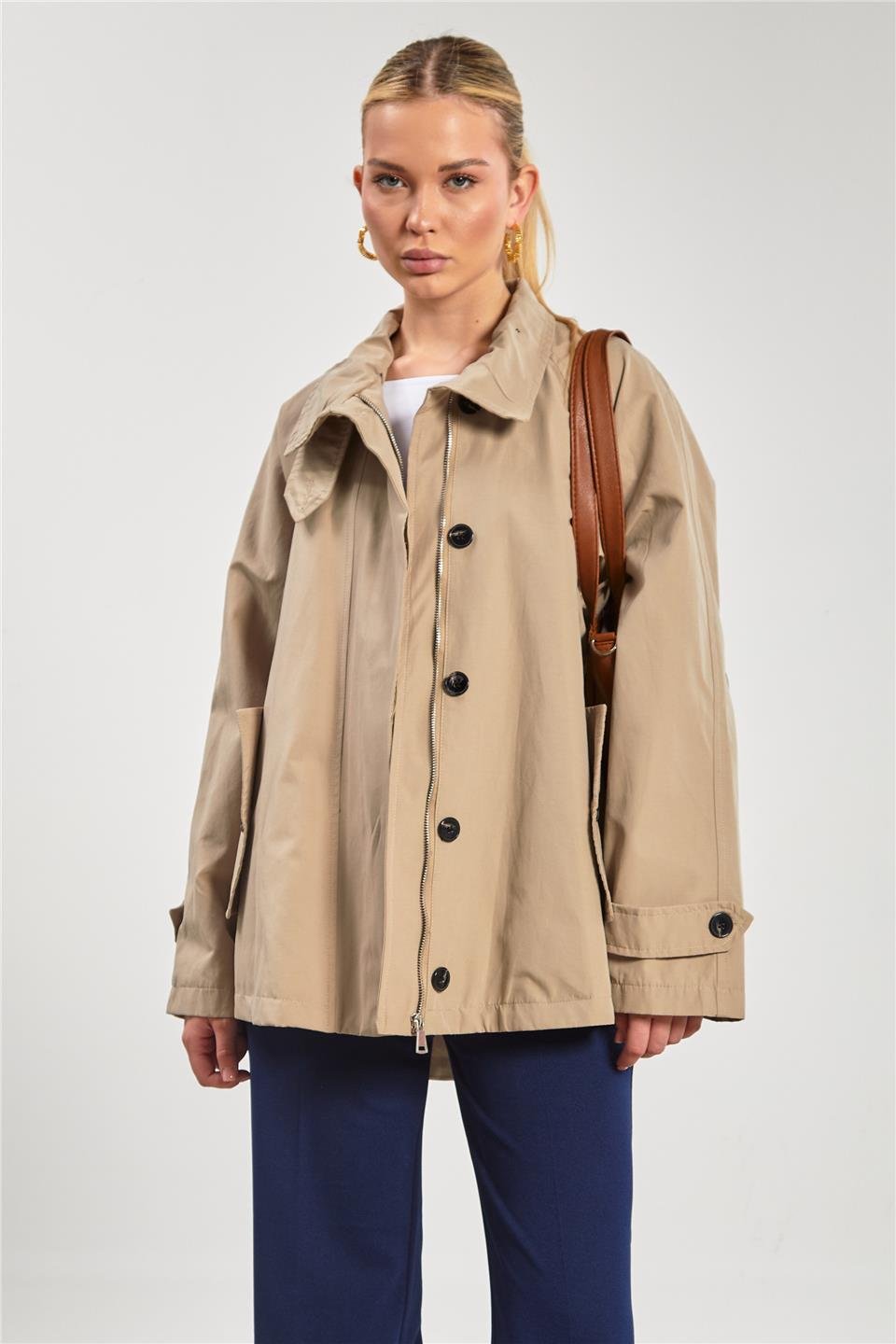 Kadın Dik Yaka Cepli Fermuarlı Trençkot - Vizon