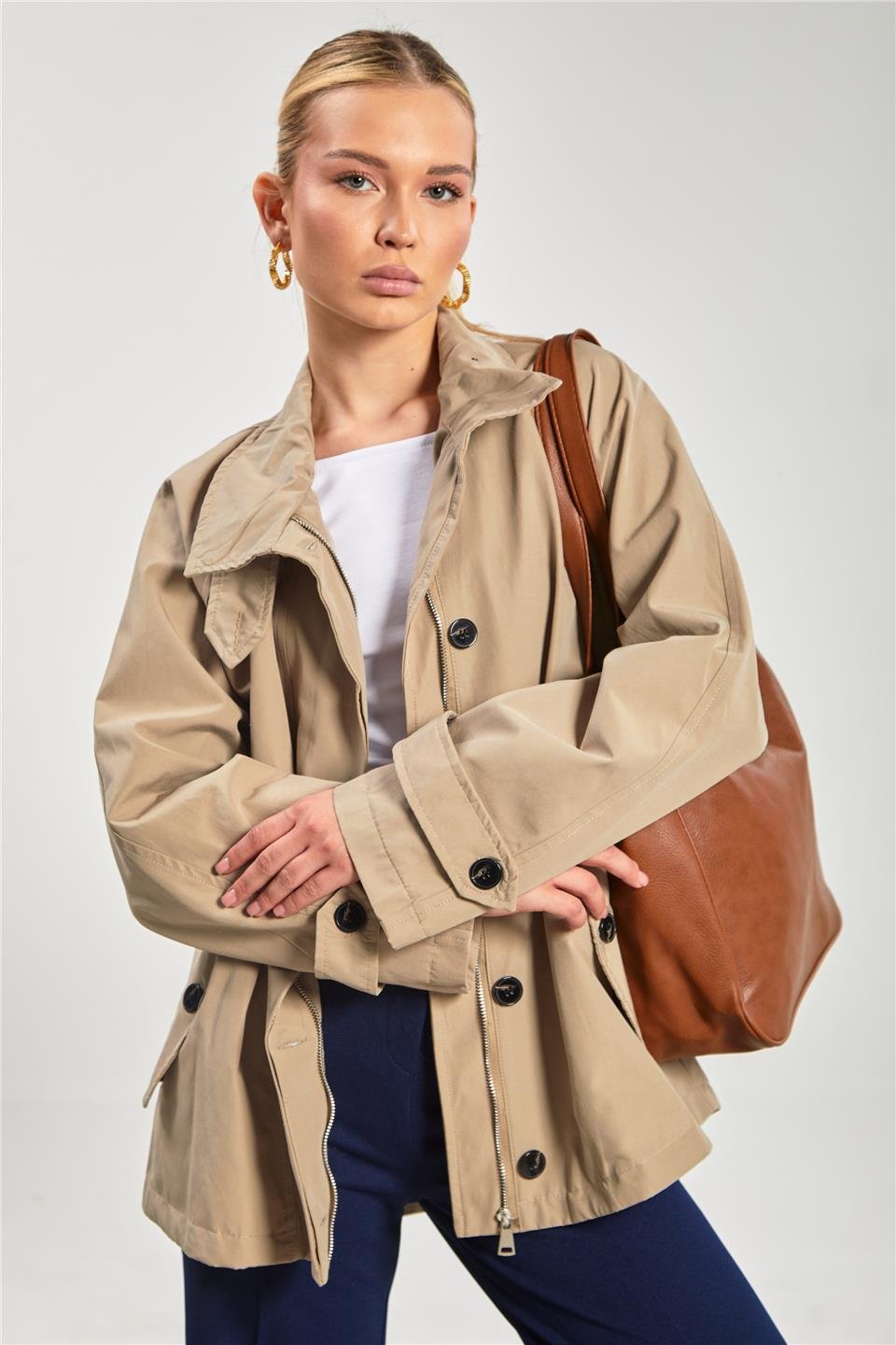 Kadın Dik Yaka Cepli Fermuarlı Trençkot - Vizon