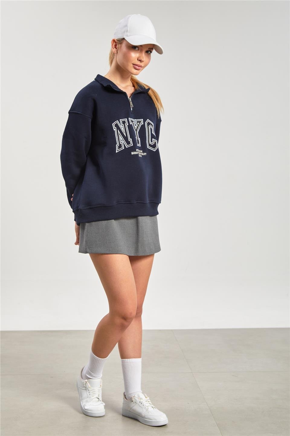 Kadın Dik Yaka Yarım Fermuarlı Baskılı Sweatshirt - Lacivert