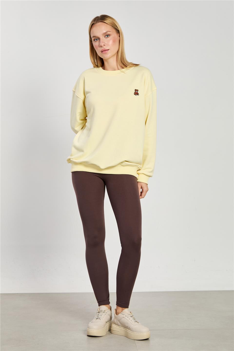 Kadın Göğsü Ayı Nakışlı Sweatshirt - Açık Sarı