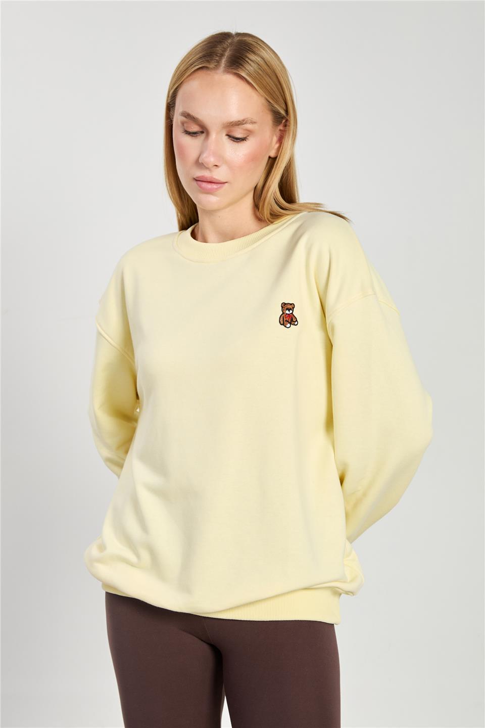 Kadın Göğsü Ayı Nakışlı Sweatshirt - Açık Sarı
