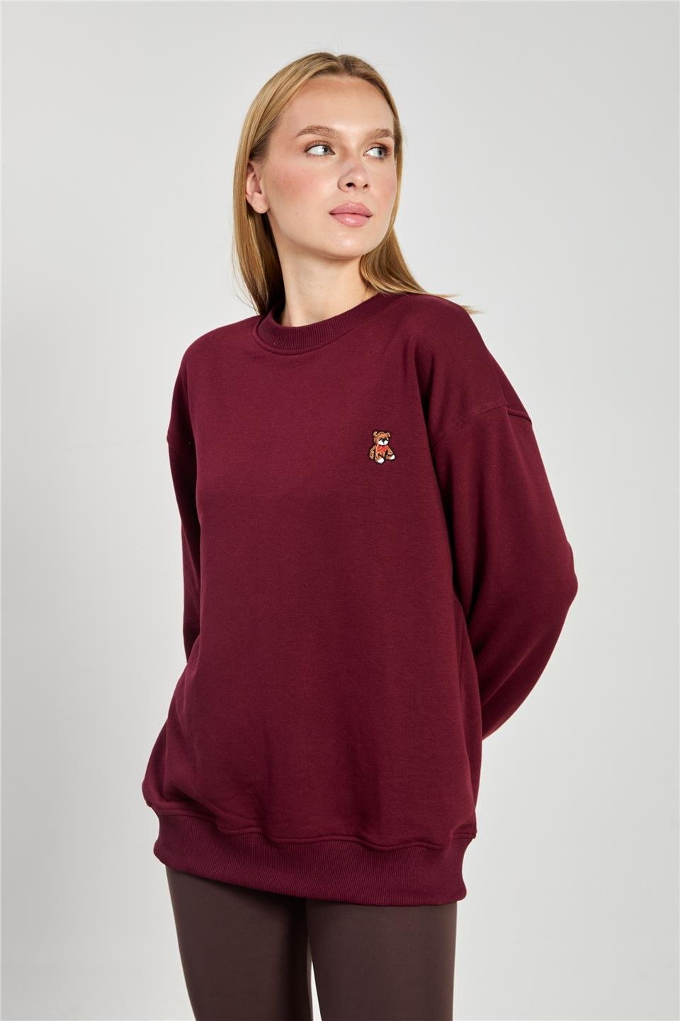 Kadın Göğsü Ayı Nakışlı Sweatshirt - Bordo