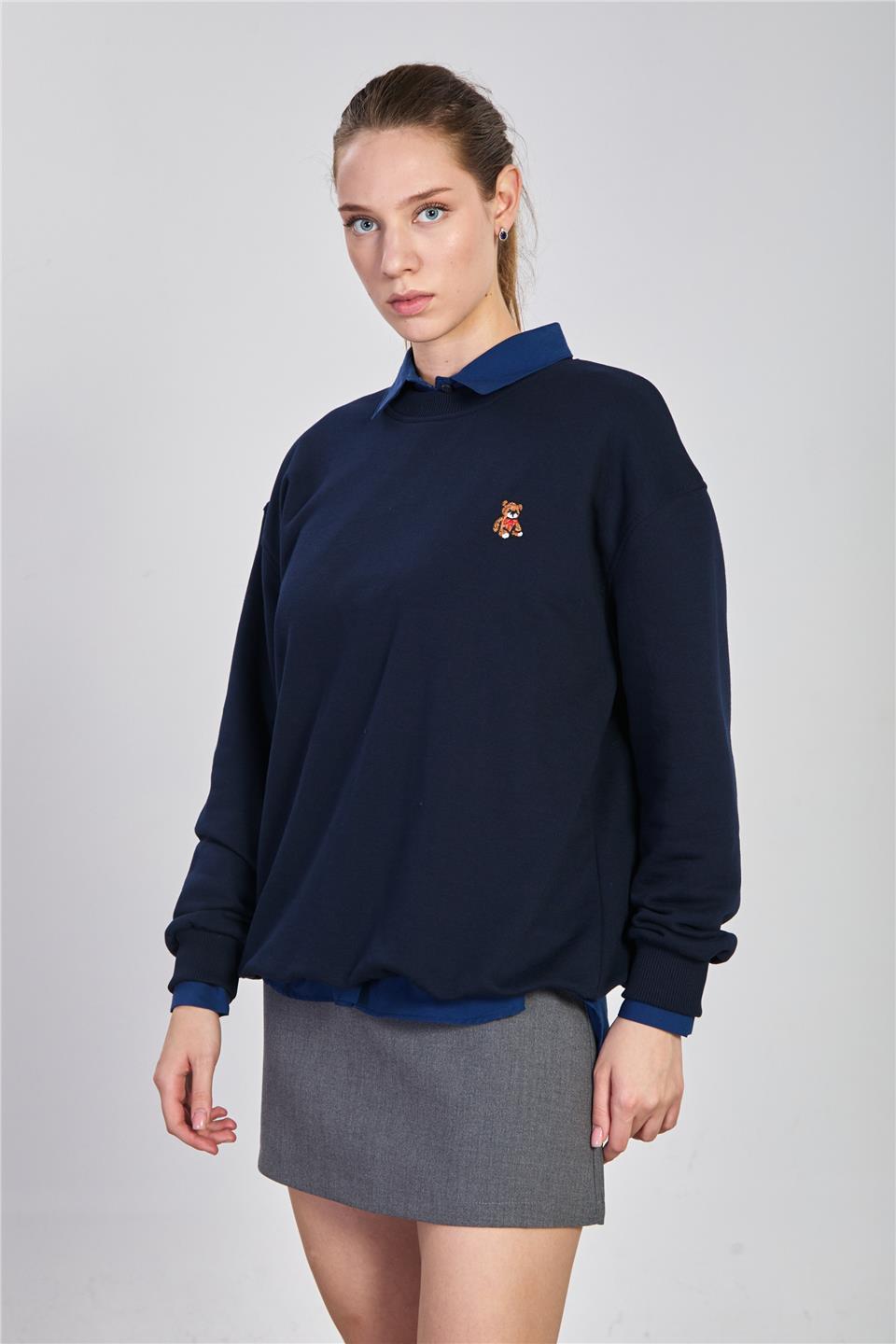 Kadın Göğsü Ayı Nakışlı Sweatshirt - Lacivert
