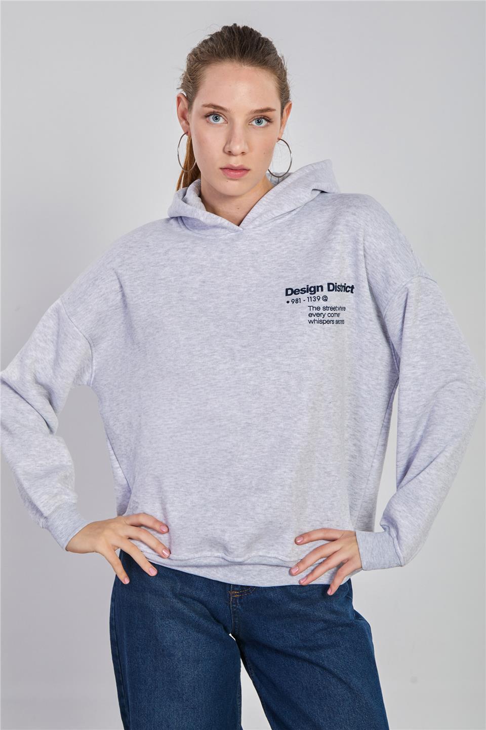 Kadın Göğüs ve Sırt Baskılı Kapüşonlu Sweatshirt - Kar Melanj 