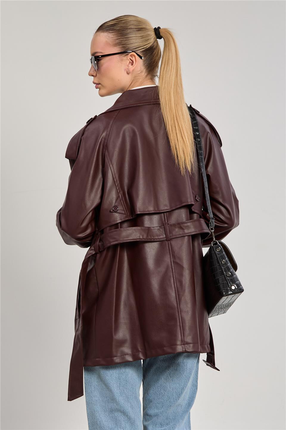 Kadın Beli Kuşaklı Deri Görünümlü Trençkot - Mürdüm