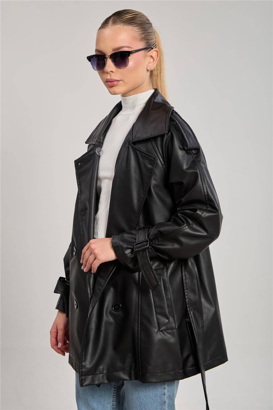 Kadın Beli Kuşaklı Deri Görünümlü Trençkot - Siyah