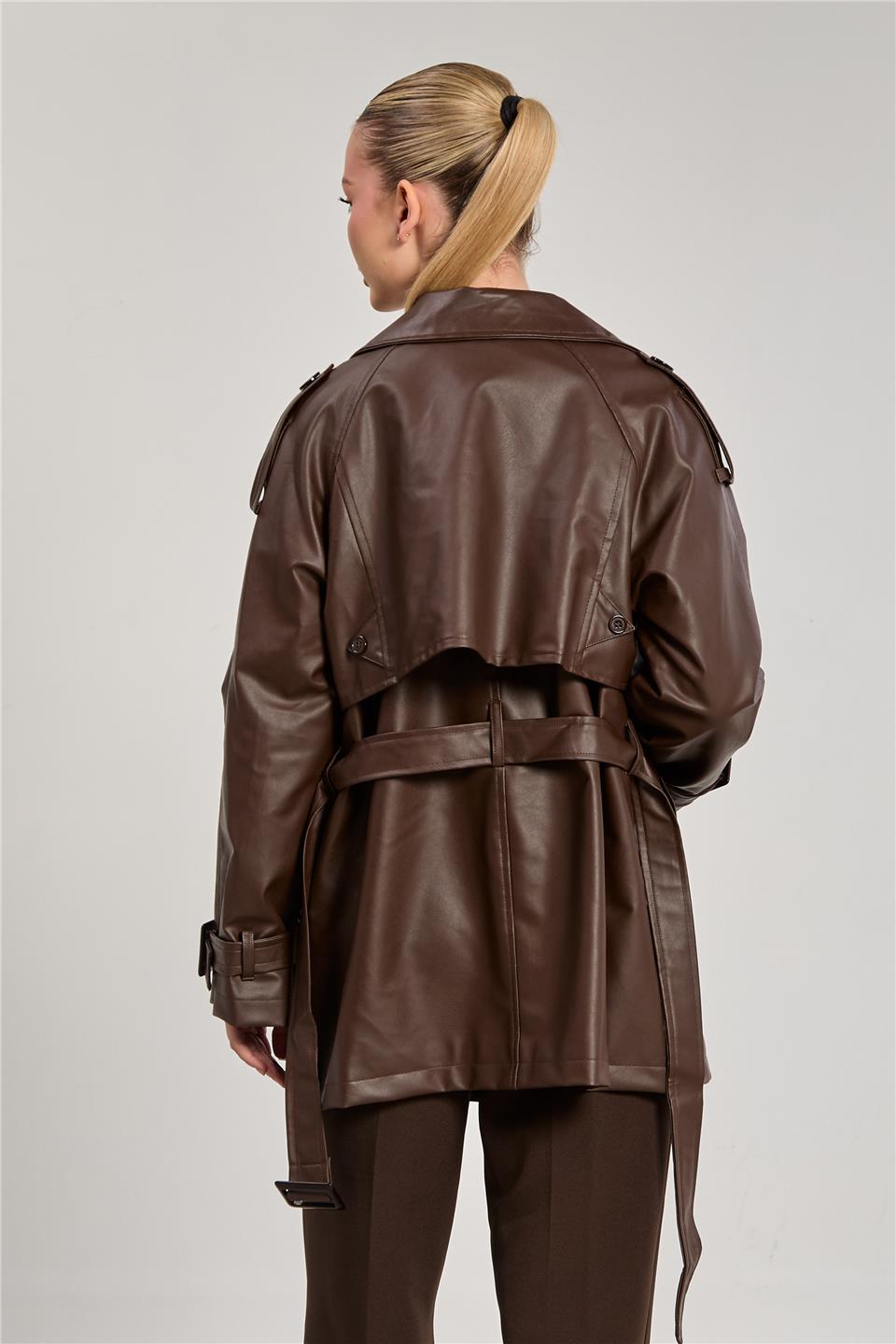 Kadın Beli Kuşaklı Deri Görünümlü Trençkot - Acı Kahve