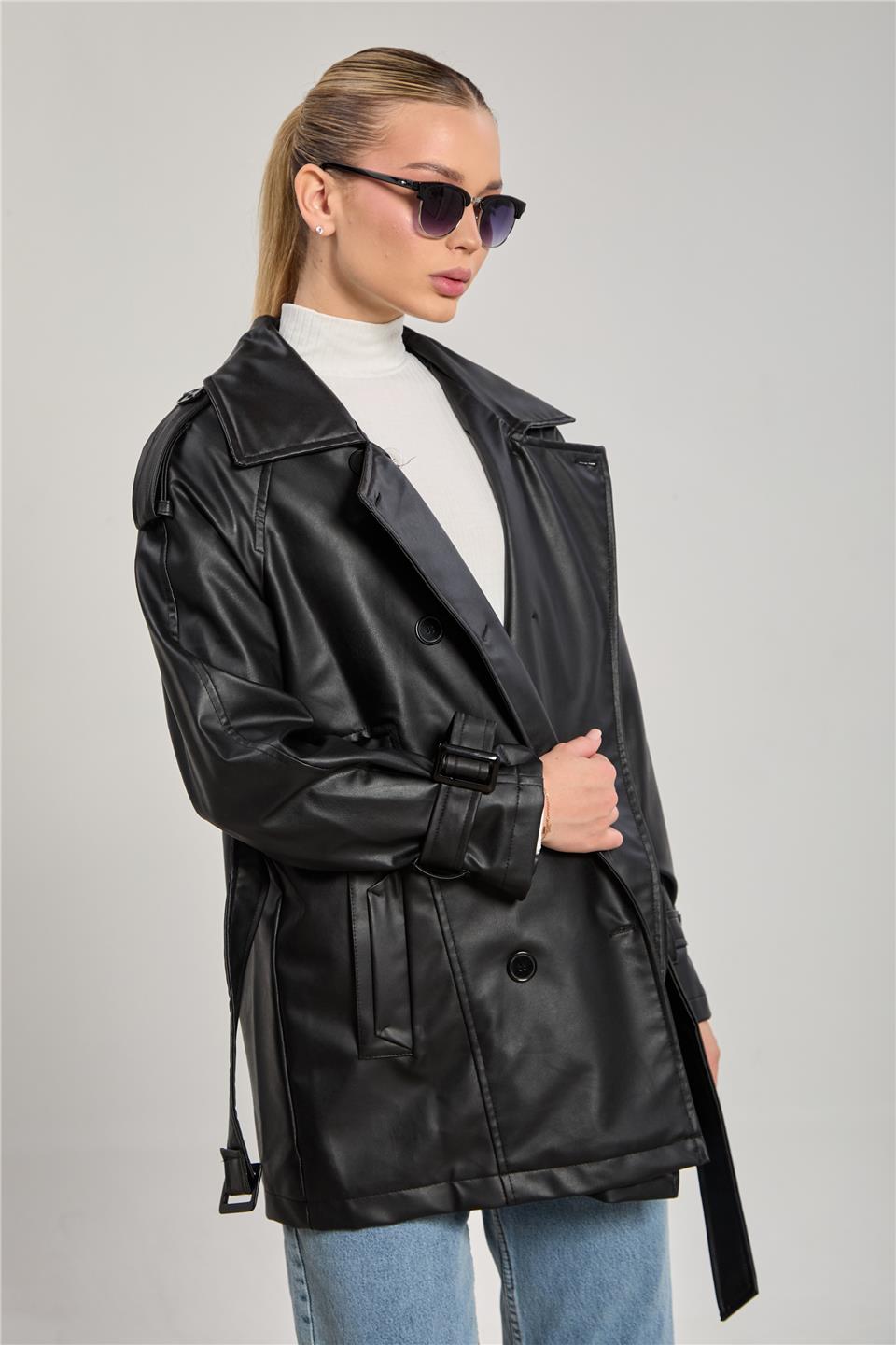 Kadın Beli Kuşaklı Deri Görünümlü Trençkot - Siyah
