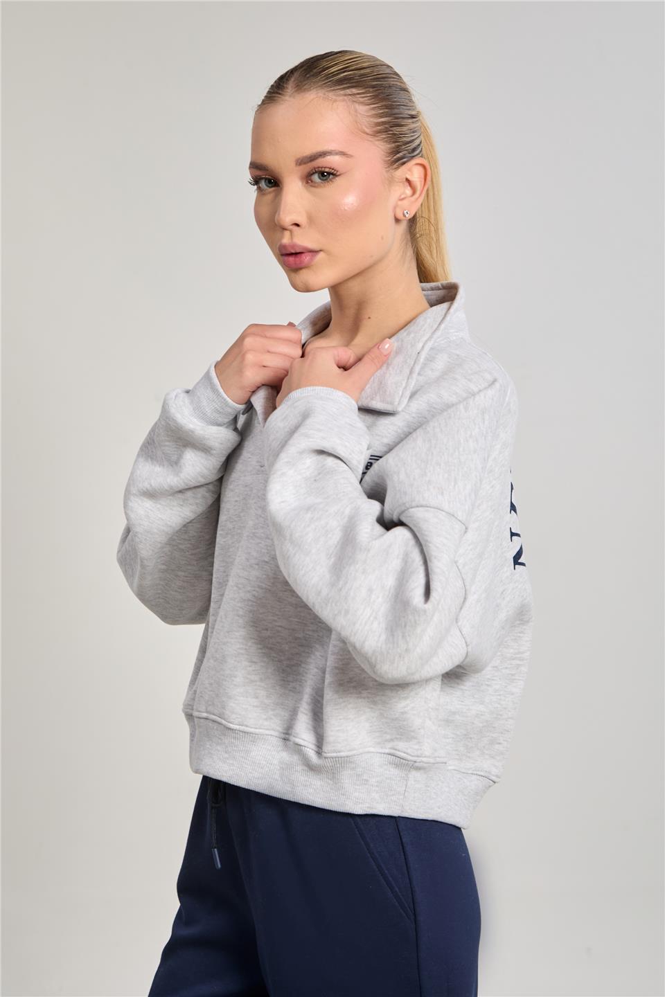 Kadın Polo Yaka Arka Baskılı Kısa Sweatshirt - Kar Melanj