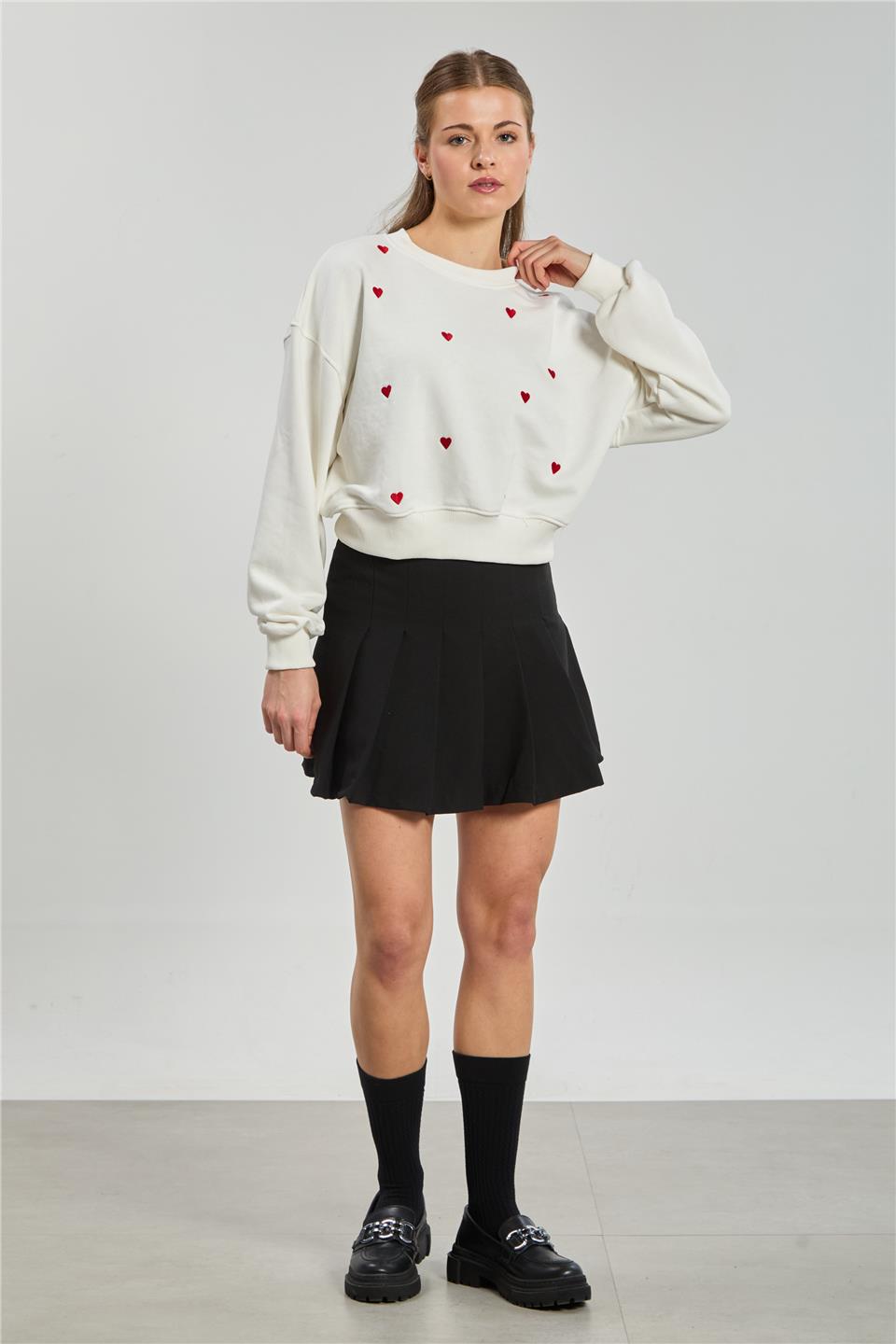 Kadın Kalp Nakışlı Kısa Sweatshirt - Ekru