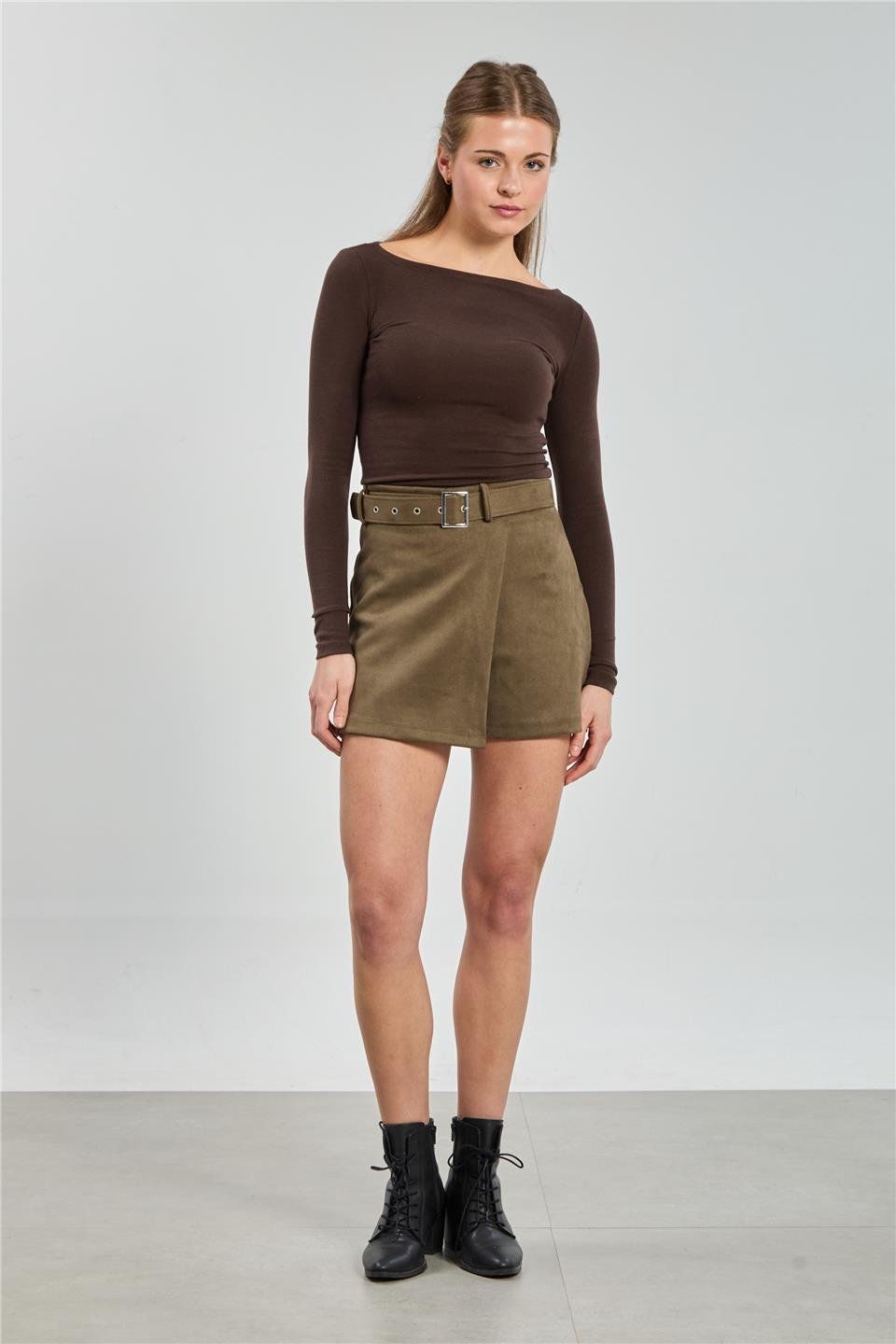 Kadın Kemerli Süet Şort Etek - Haki