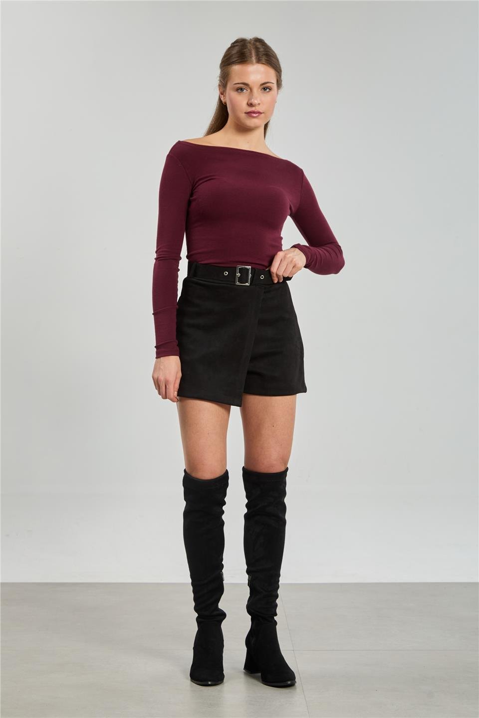 Kadın Kemerli Süet Şort Etek - Siyah