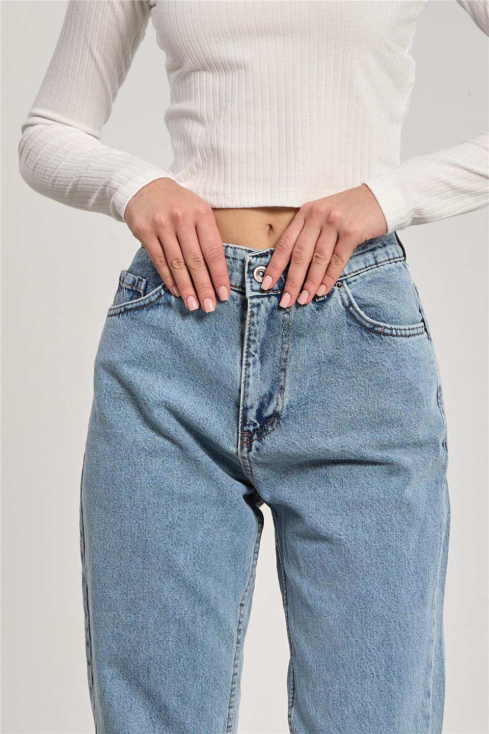 Kesik Paça Mom Fit Jean Pantolon - Mavi Kar Y.