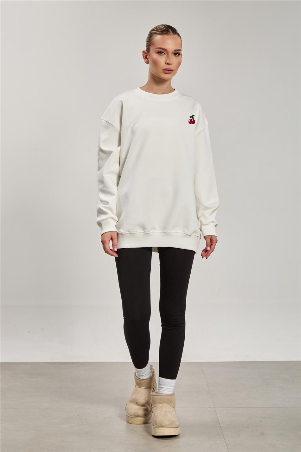 Kiraz Baskılı Bisiklet Yaka Kadın Sweatshirt - Ekru