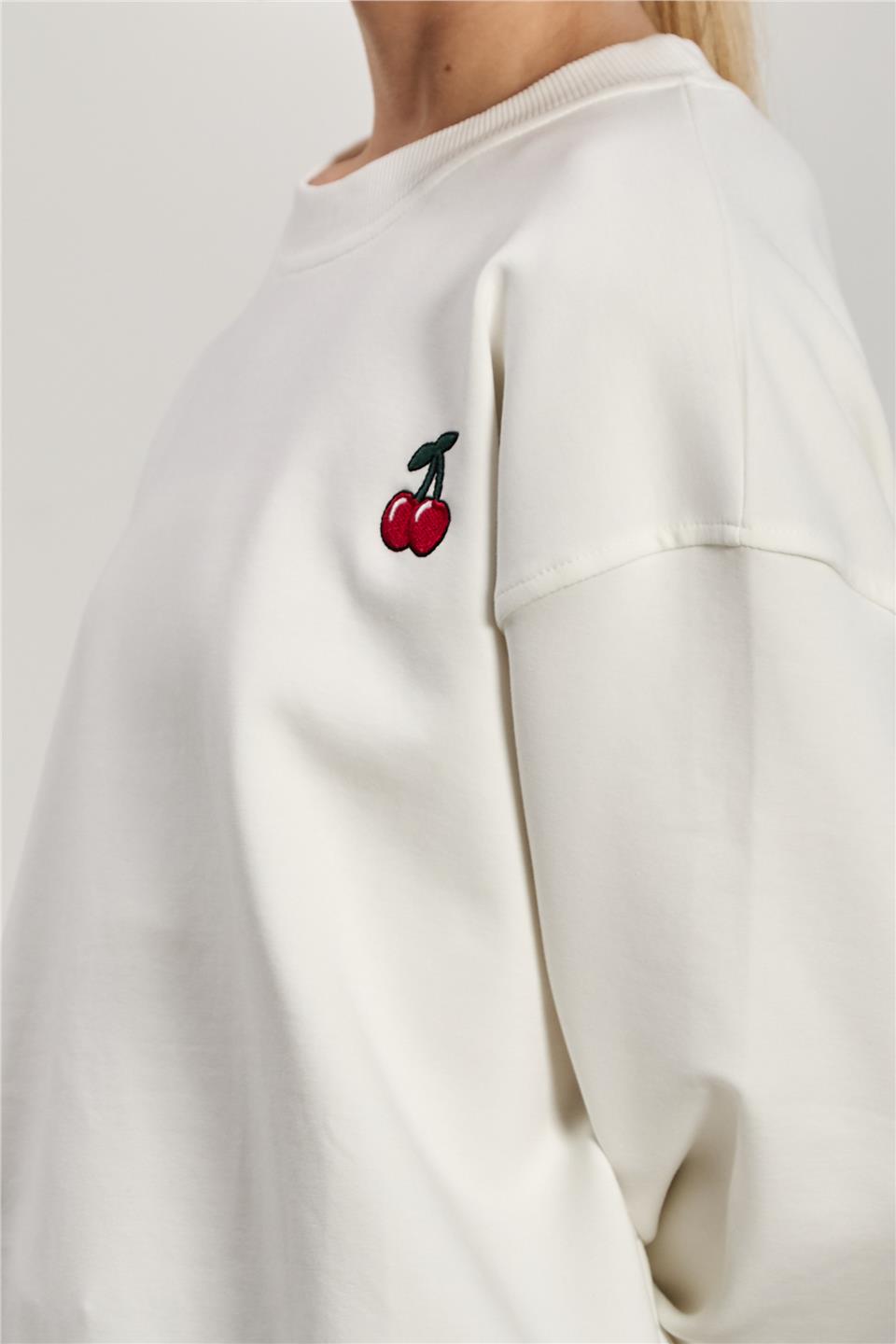 Kiraz Baskılı Bisiklet Yaka Kadın Sweatshirt - Ekru