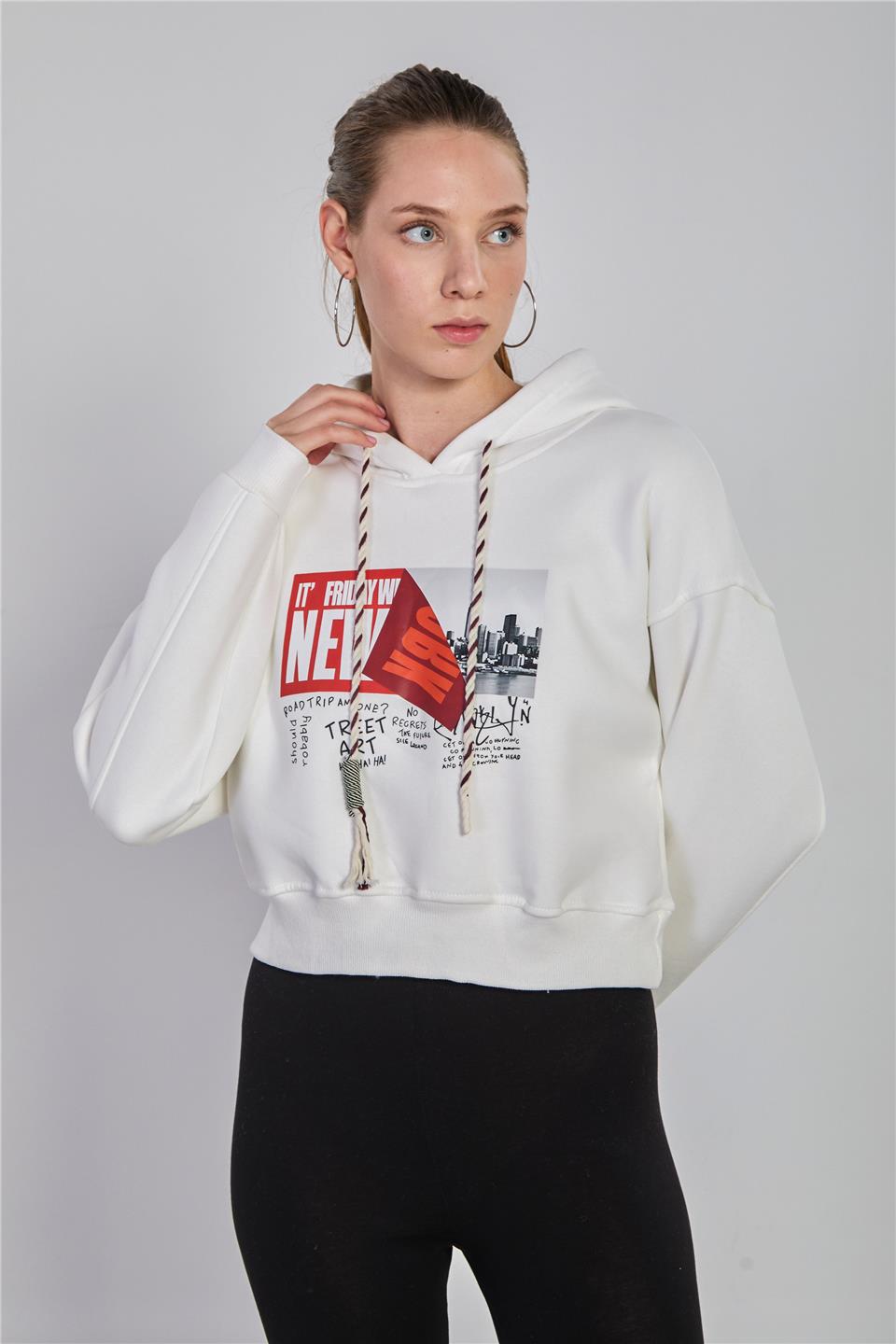 Kadın Önü Baskılı Kapüşonlu Kısa Sweatshirt - Ekru