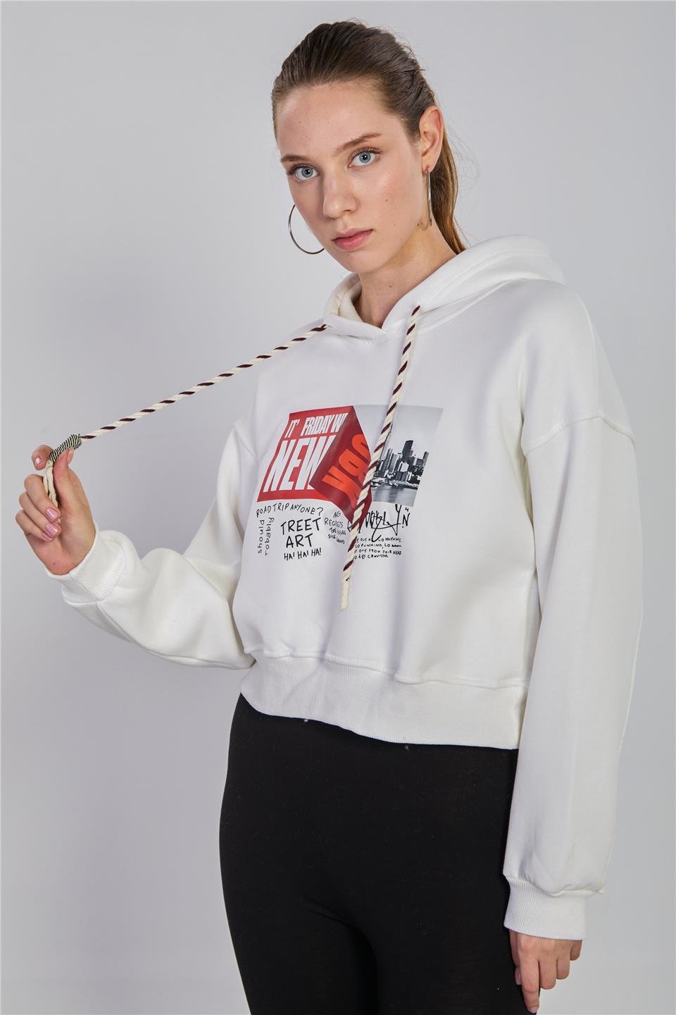 Kadın Önü Baskılı Kapüşonlu Kısa Sweatshirt - Ekru